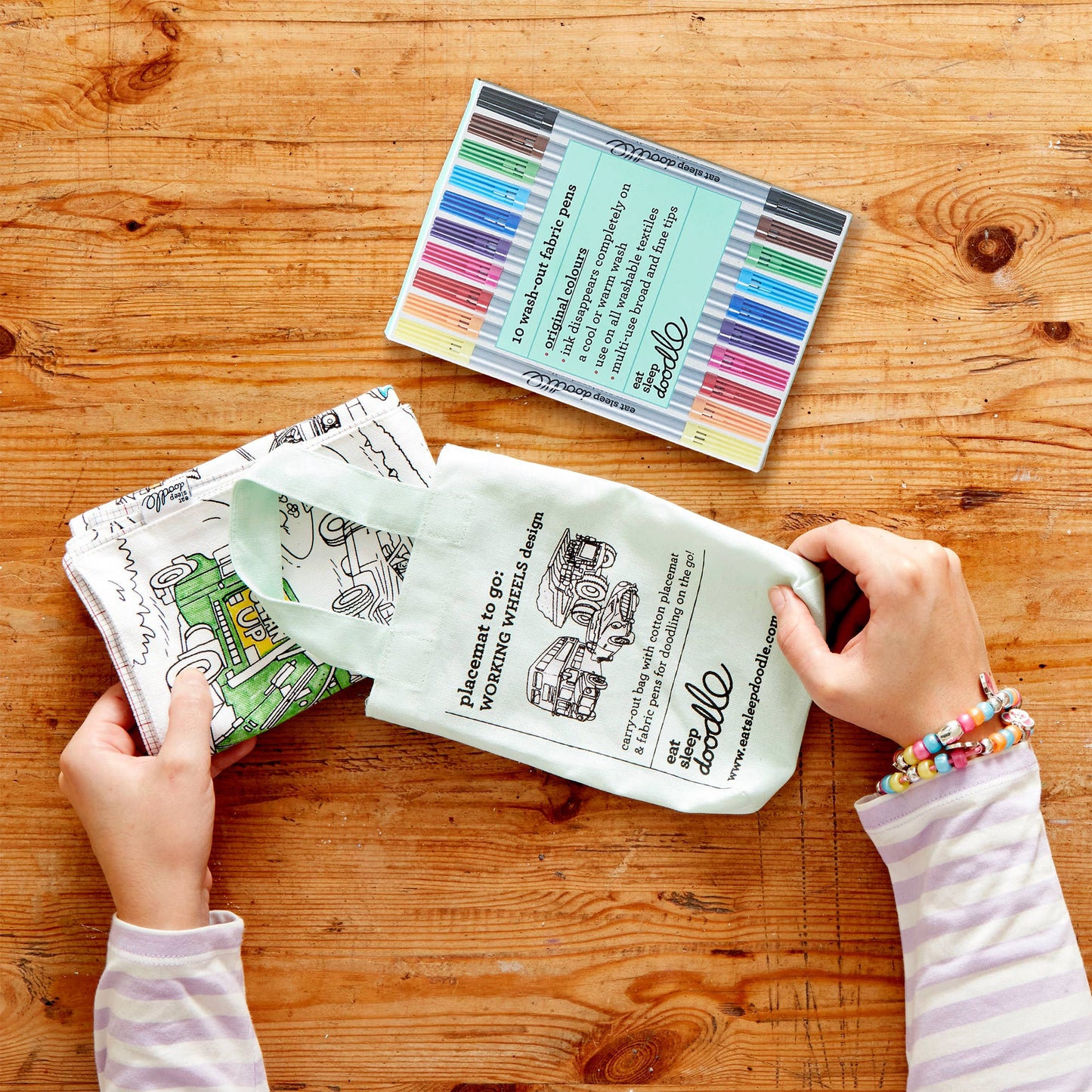 Working Wheels Placemat to Go - Colouring Craft Kit