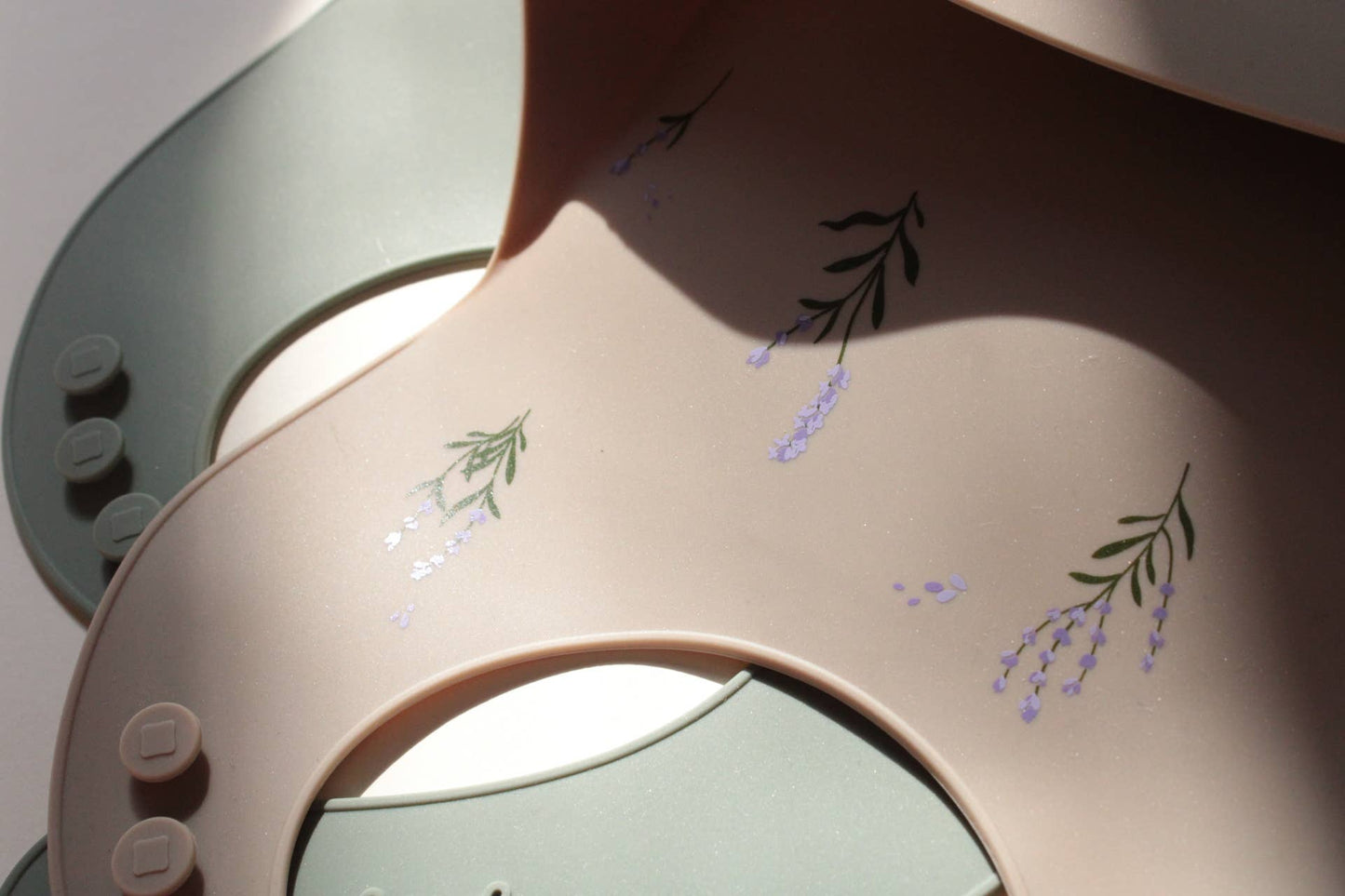 Shayan Lavender Silicone Bib (Clay)