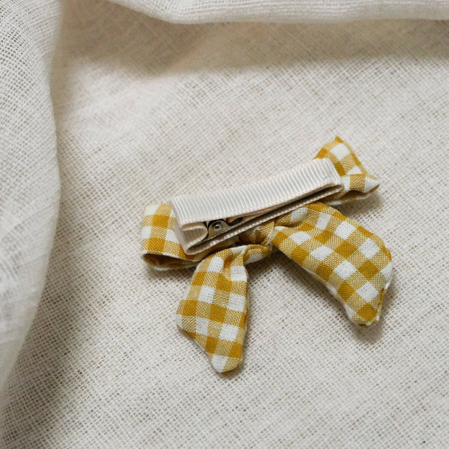 Vichy-yellow-uni taupe hair clip set