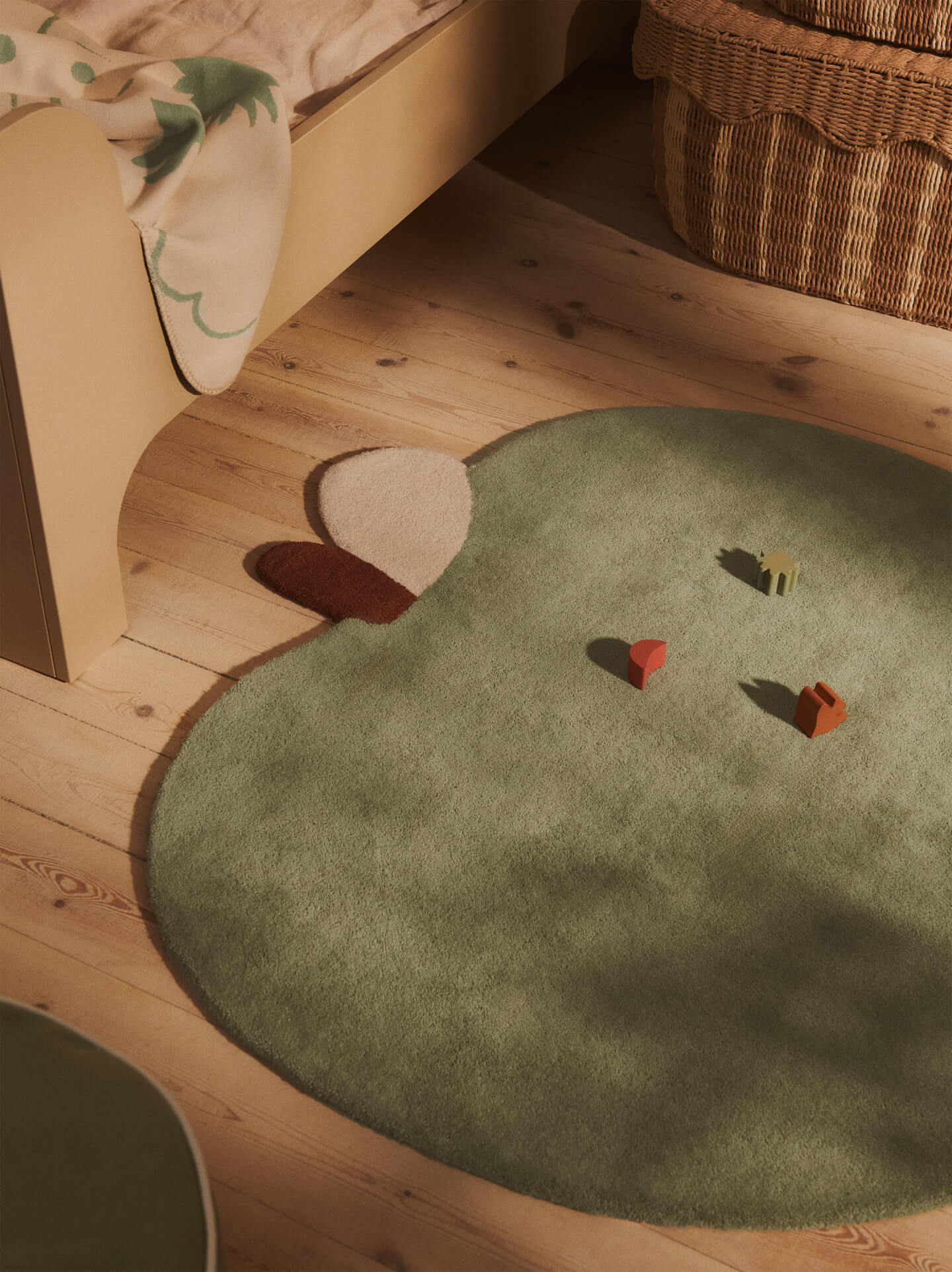 Apple Tufted Rug - Tea Green