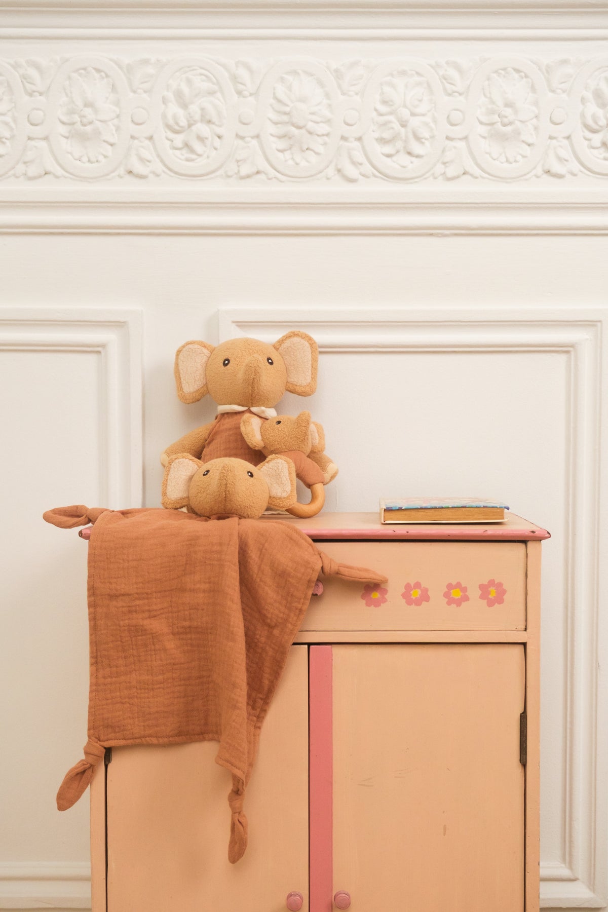 Ollie the elephant doudou