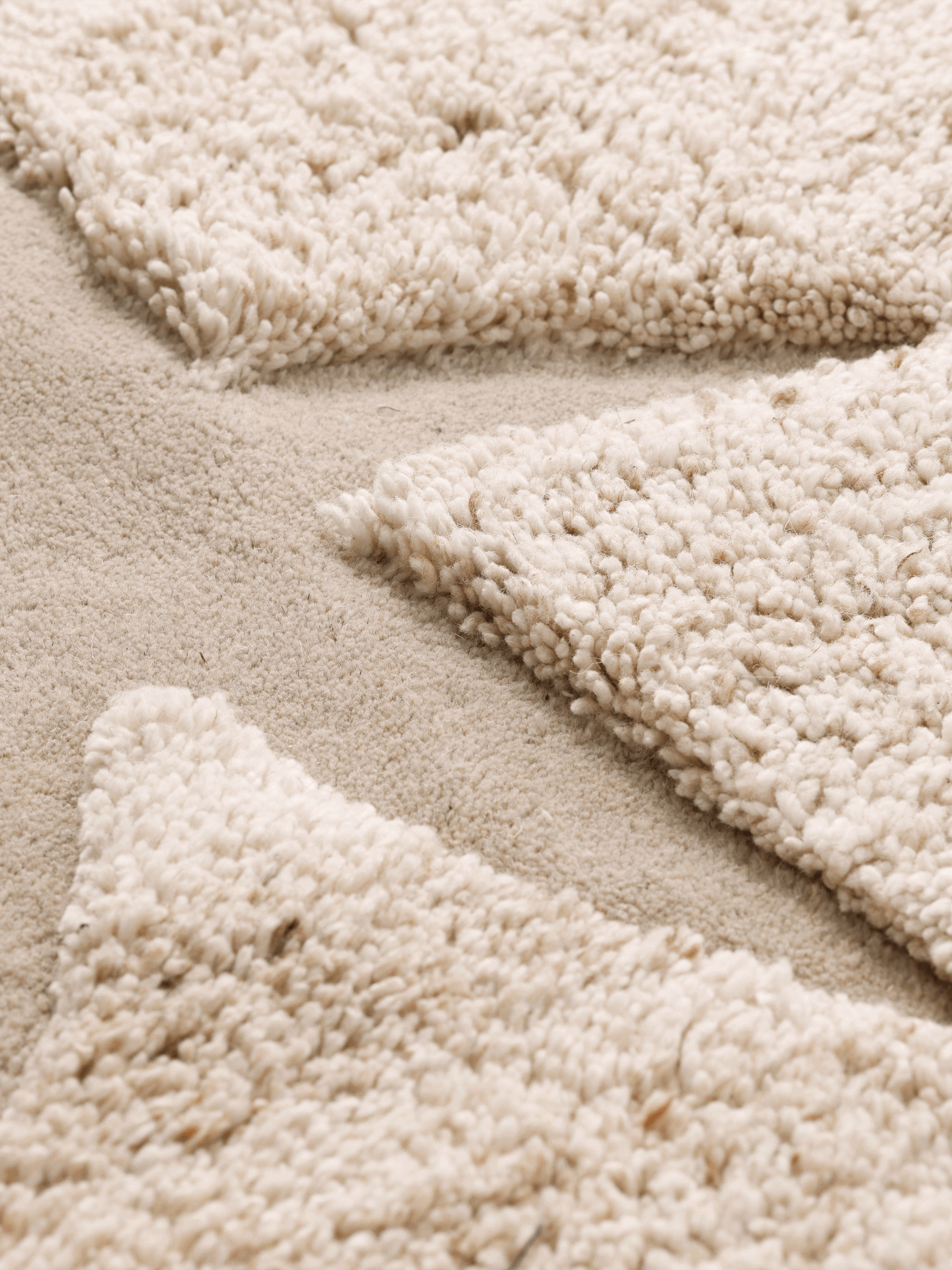 Kove Tufted Rug - Off-White