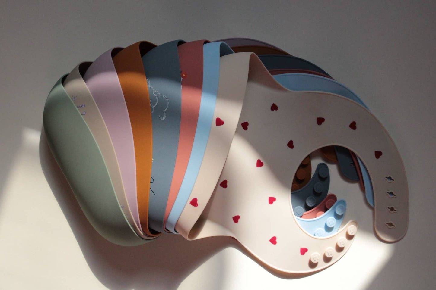 Shayan Amore Silicone Bib (Ivory)