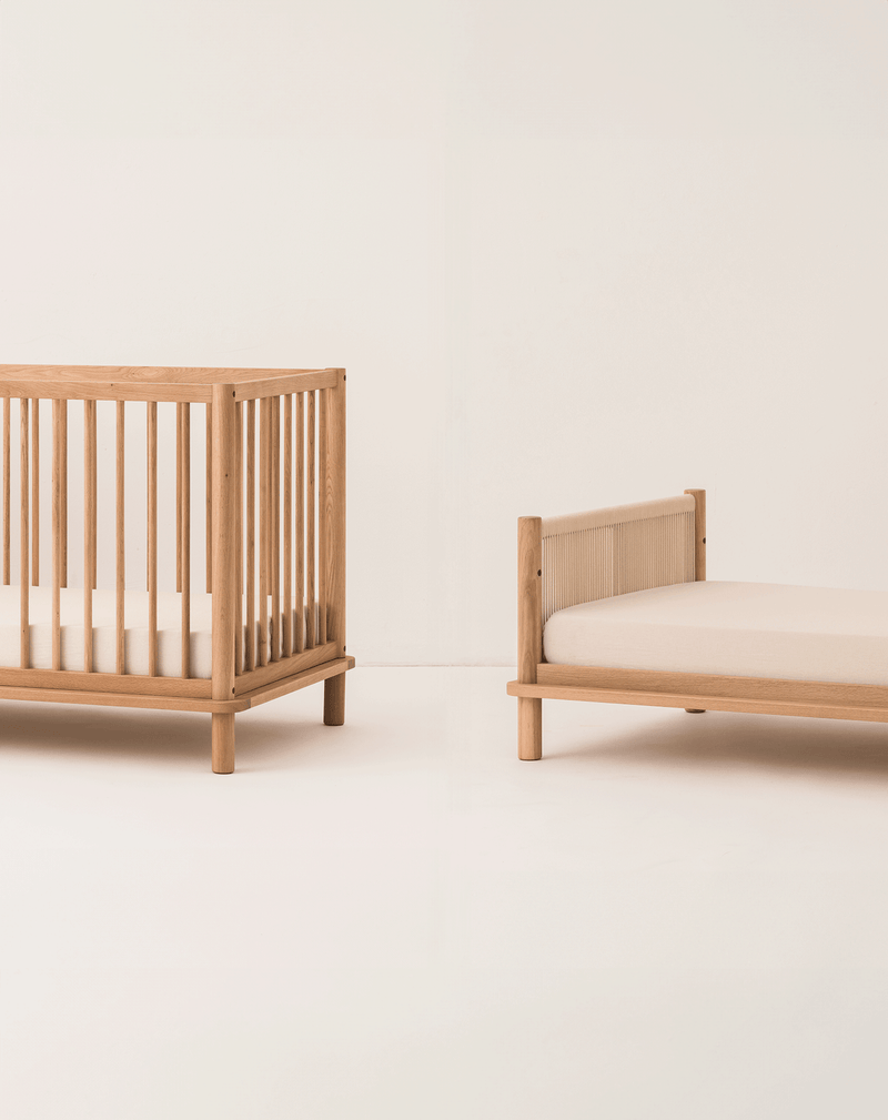 Latitude evolving crib + junior bed extension set - solid oak