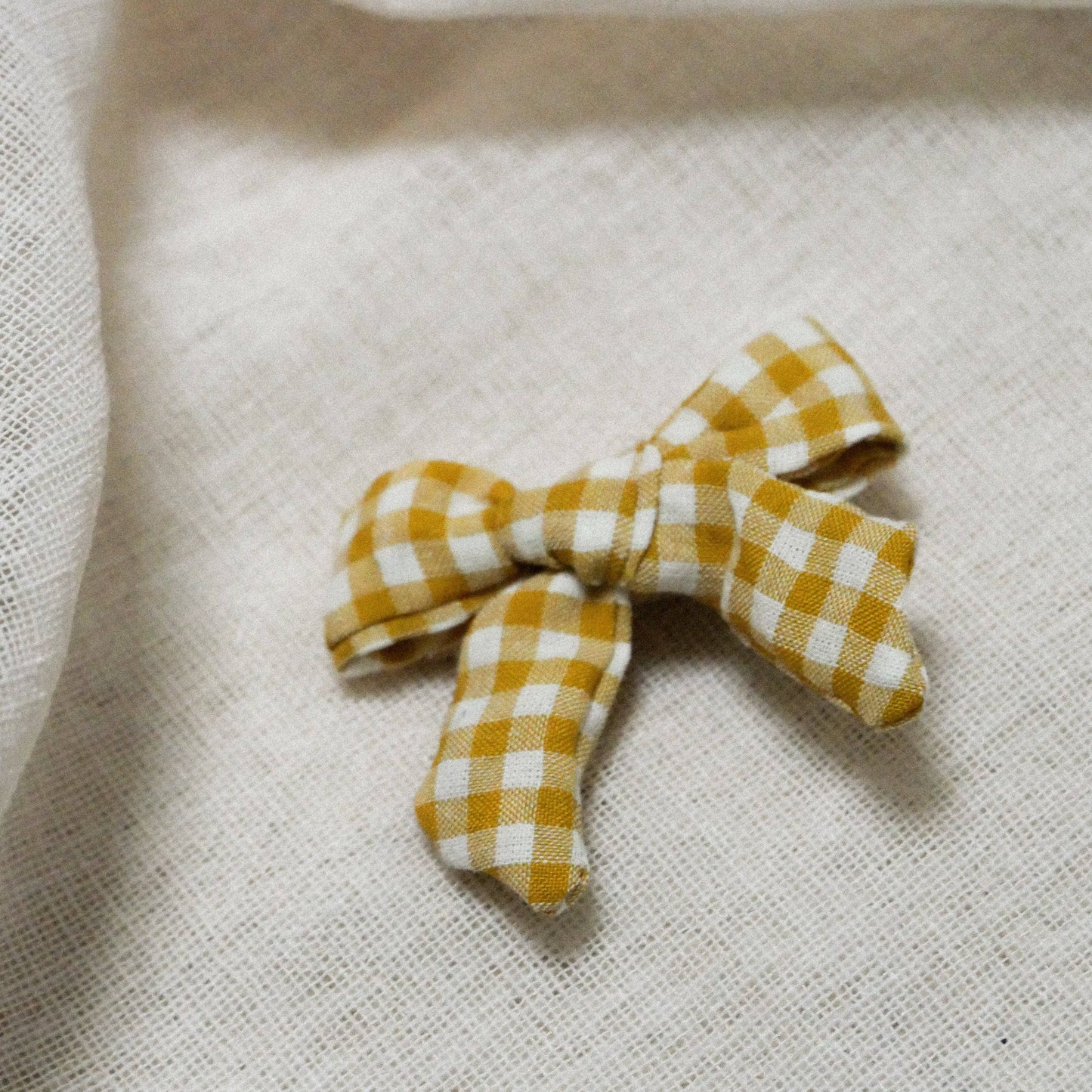 Vichy-yellow-uni taupe hair clip set