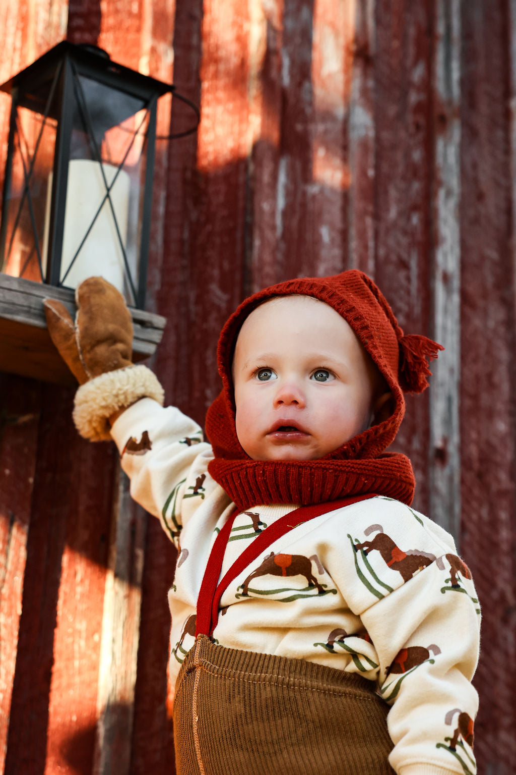 Footed Acorn Brown x Maple Leaf