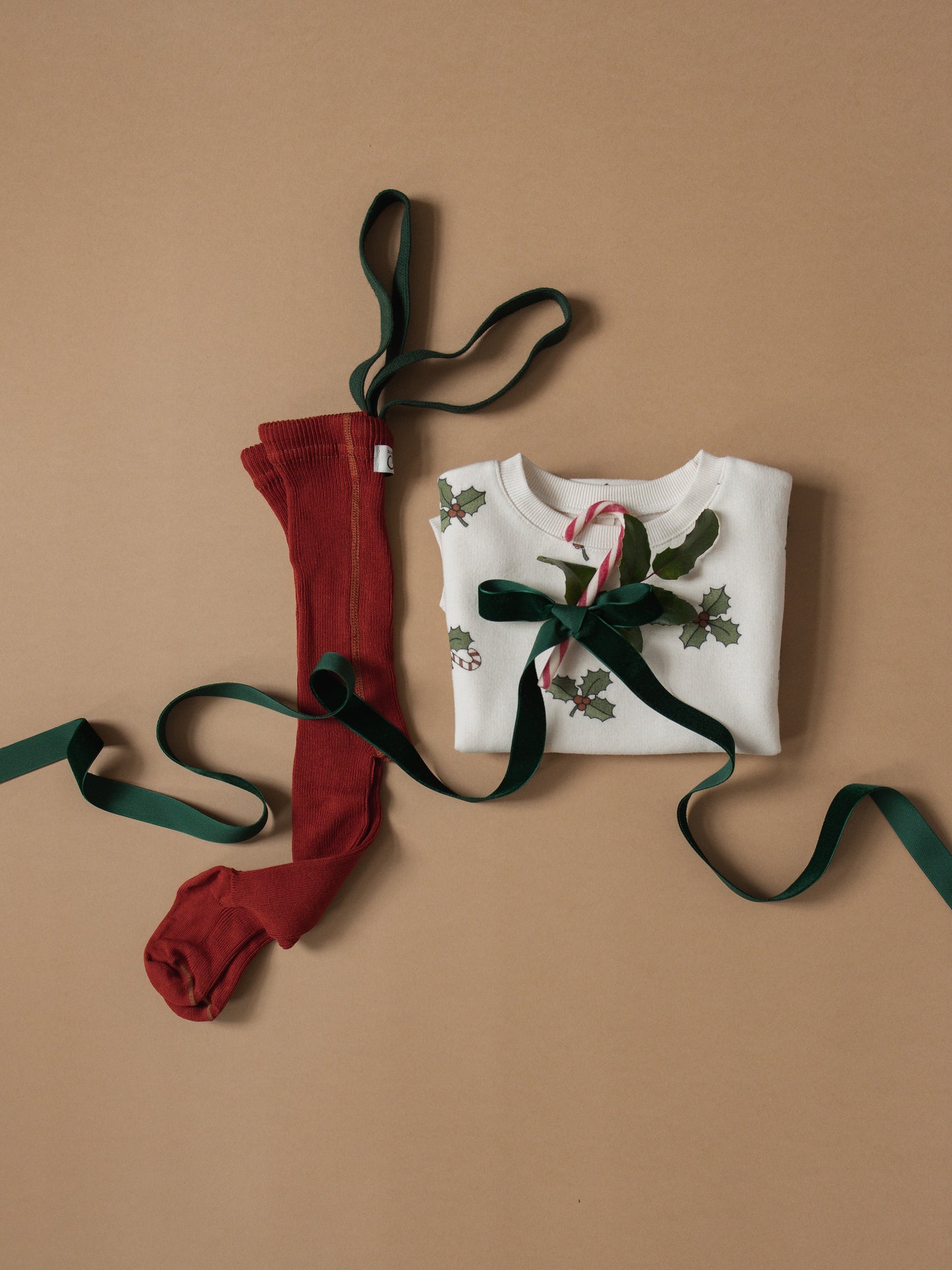 Footed Maple Leaf x Dark Forest Green