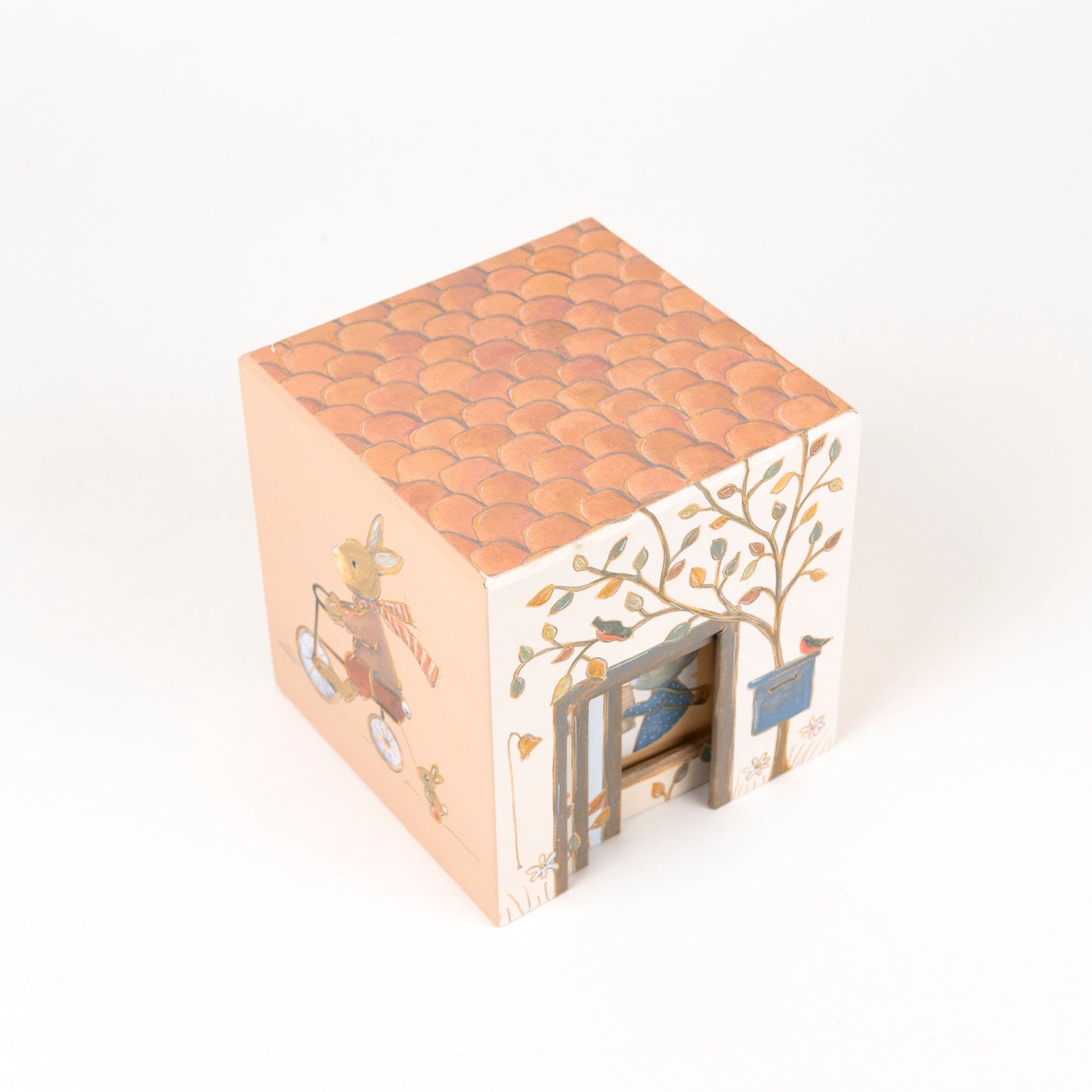 Lenny the rabbit cube house
