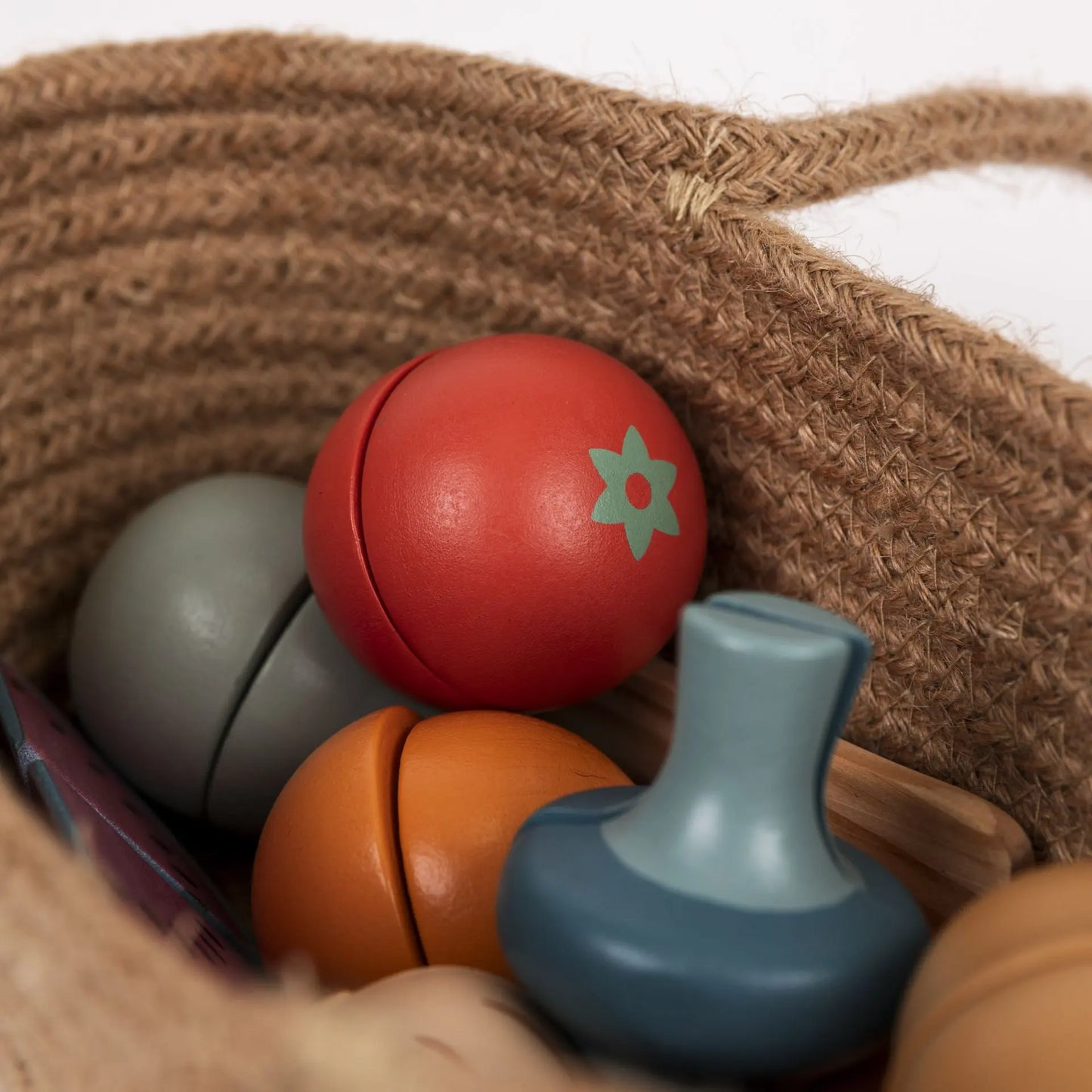 Wooden fruit and vegetables set