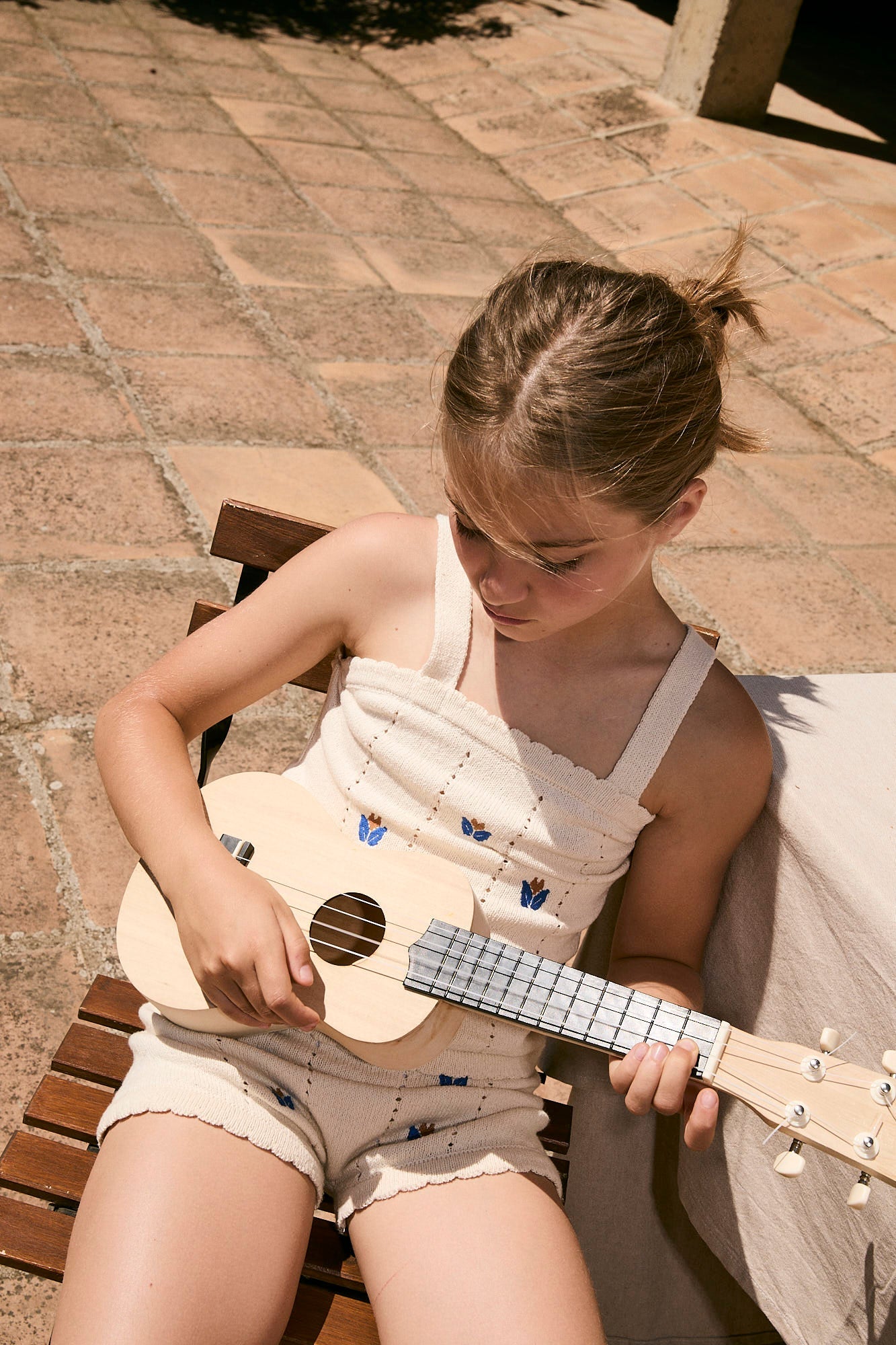 Top punto bordados flor niña