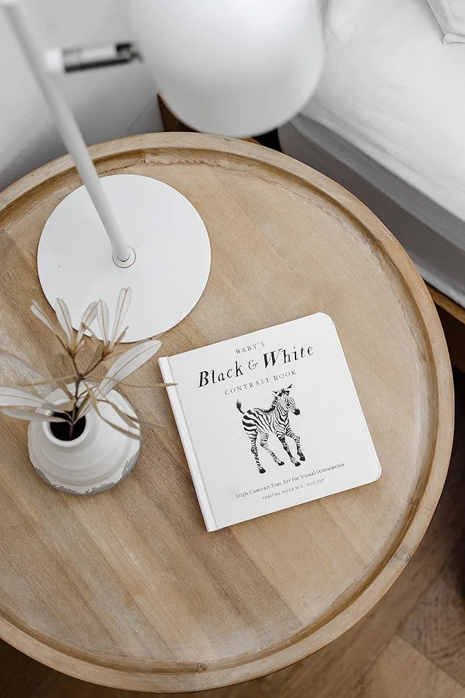 Baby's Black and White Contrast Book: High-Contrast Art for Visual Stimulation at Tummy Time 