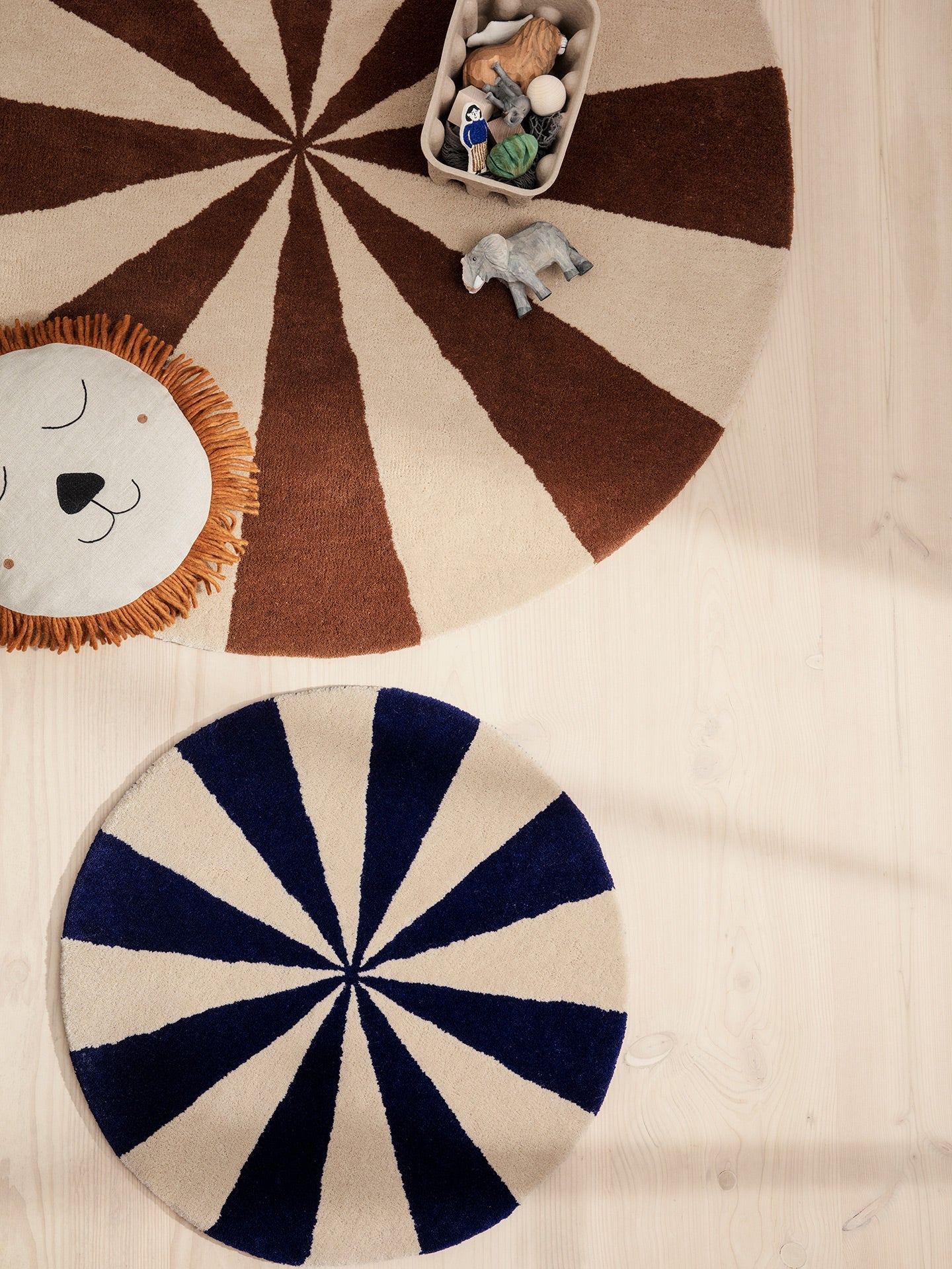 Arch Tufted Rug - Bright Blue/Off-White