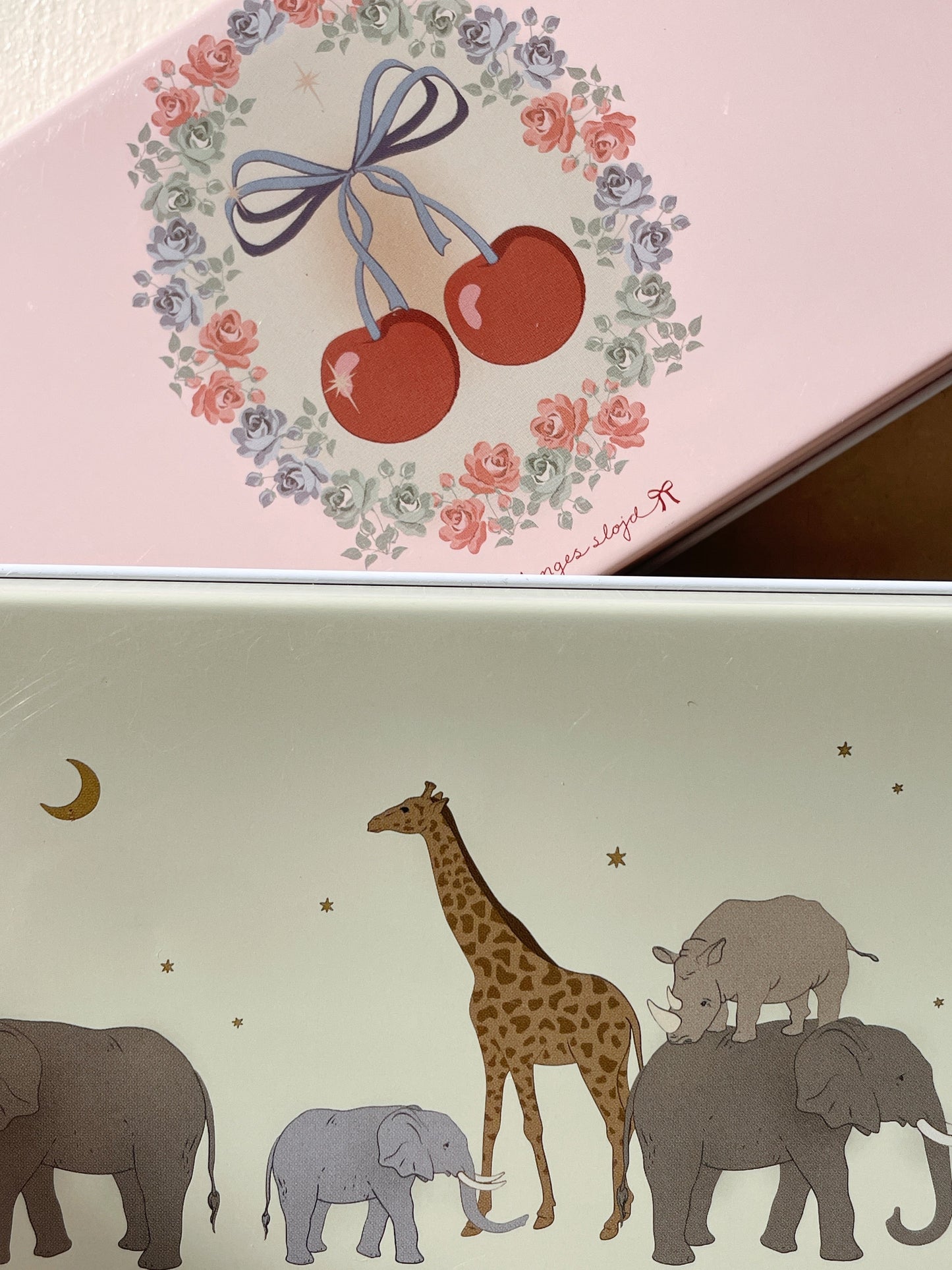 WATER COLORS TIN BOX - cherry bow