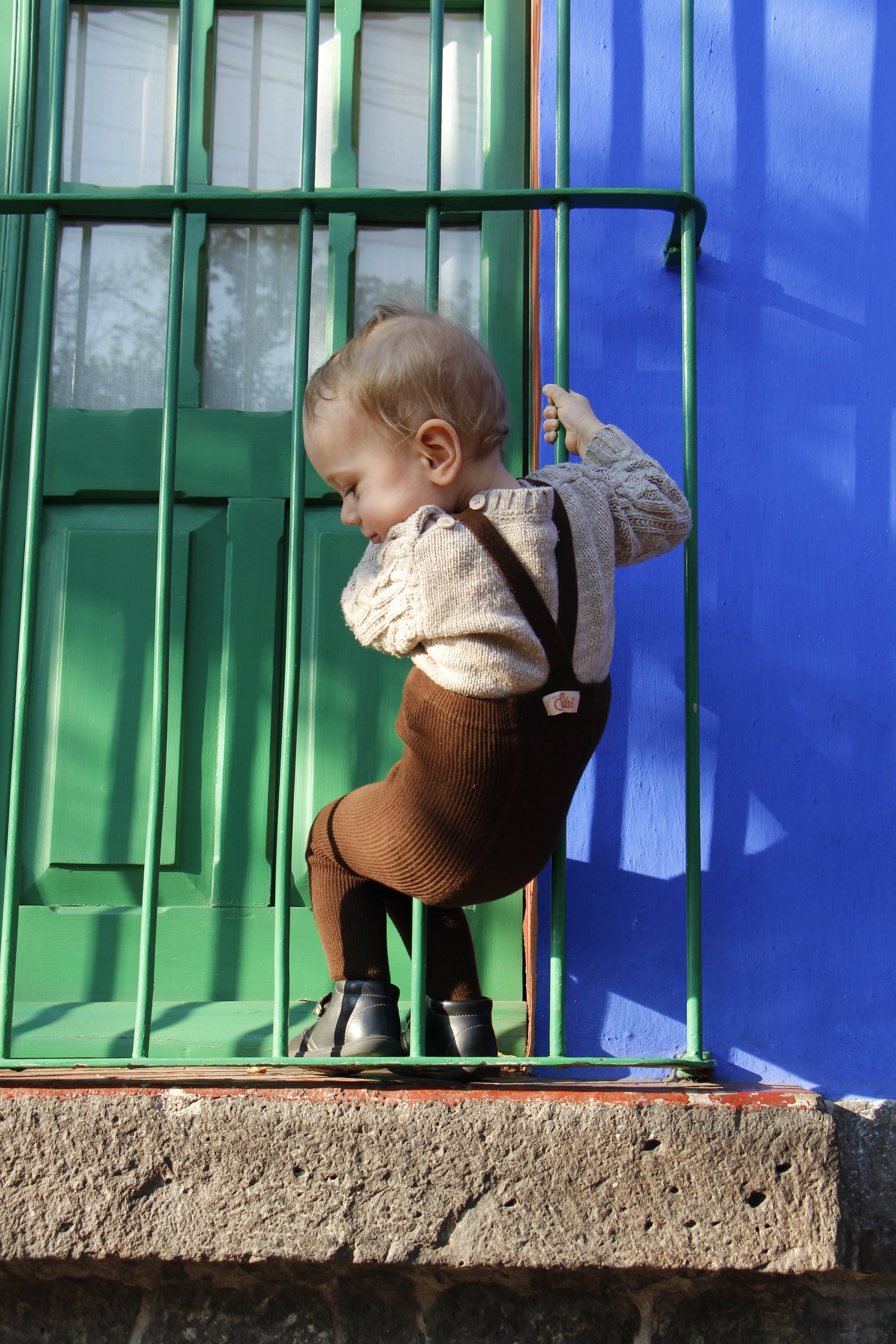 Footed Chocolate Brown