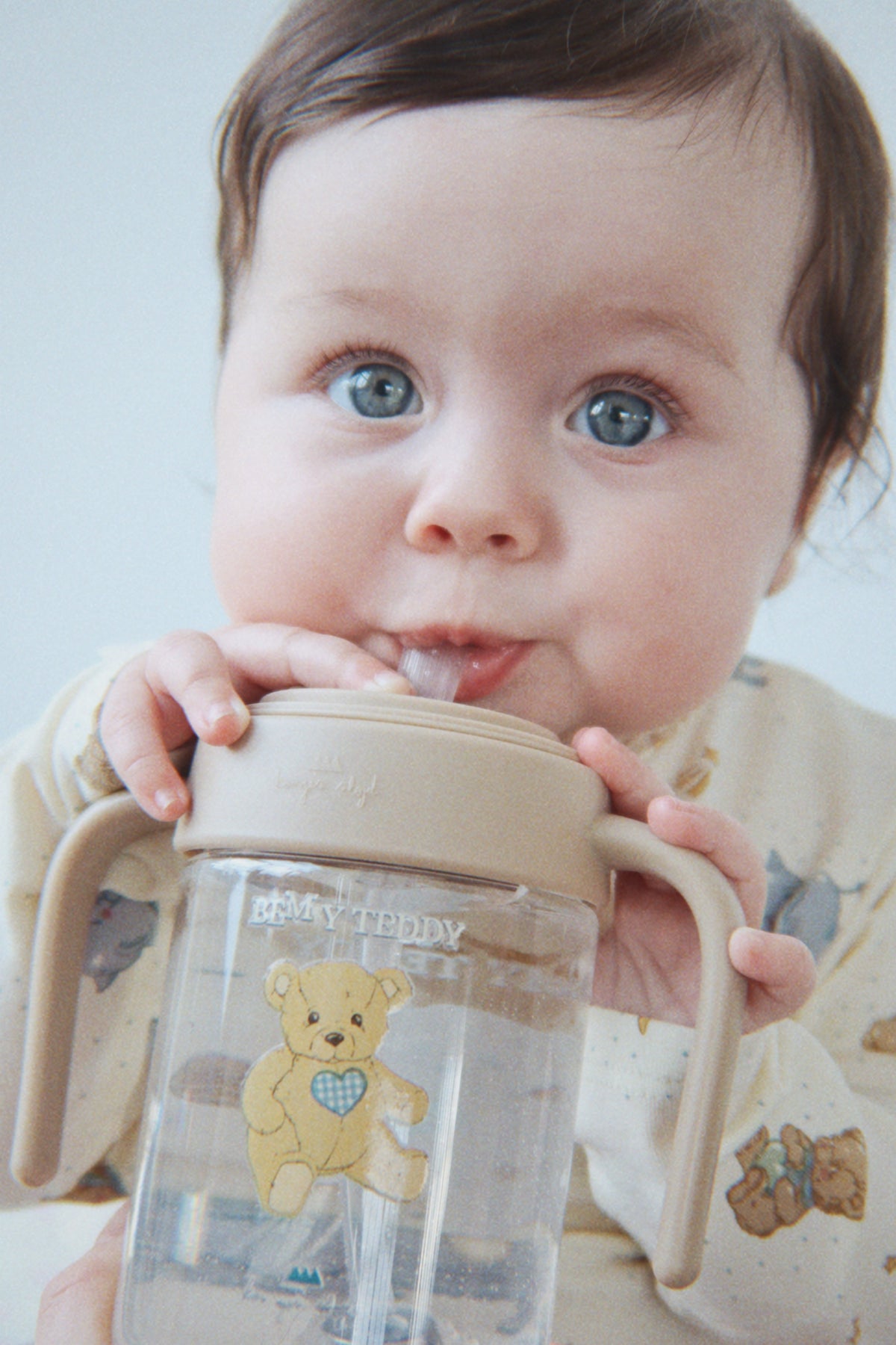 BOTTLE WITH HANDLE - teddy