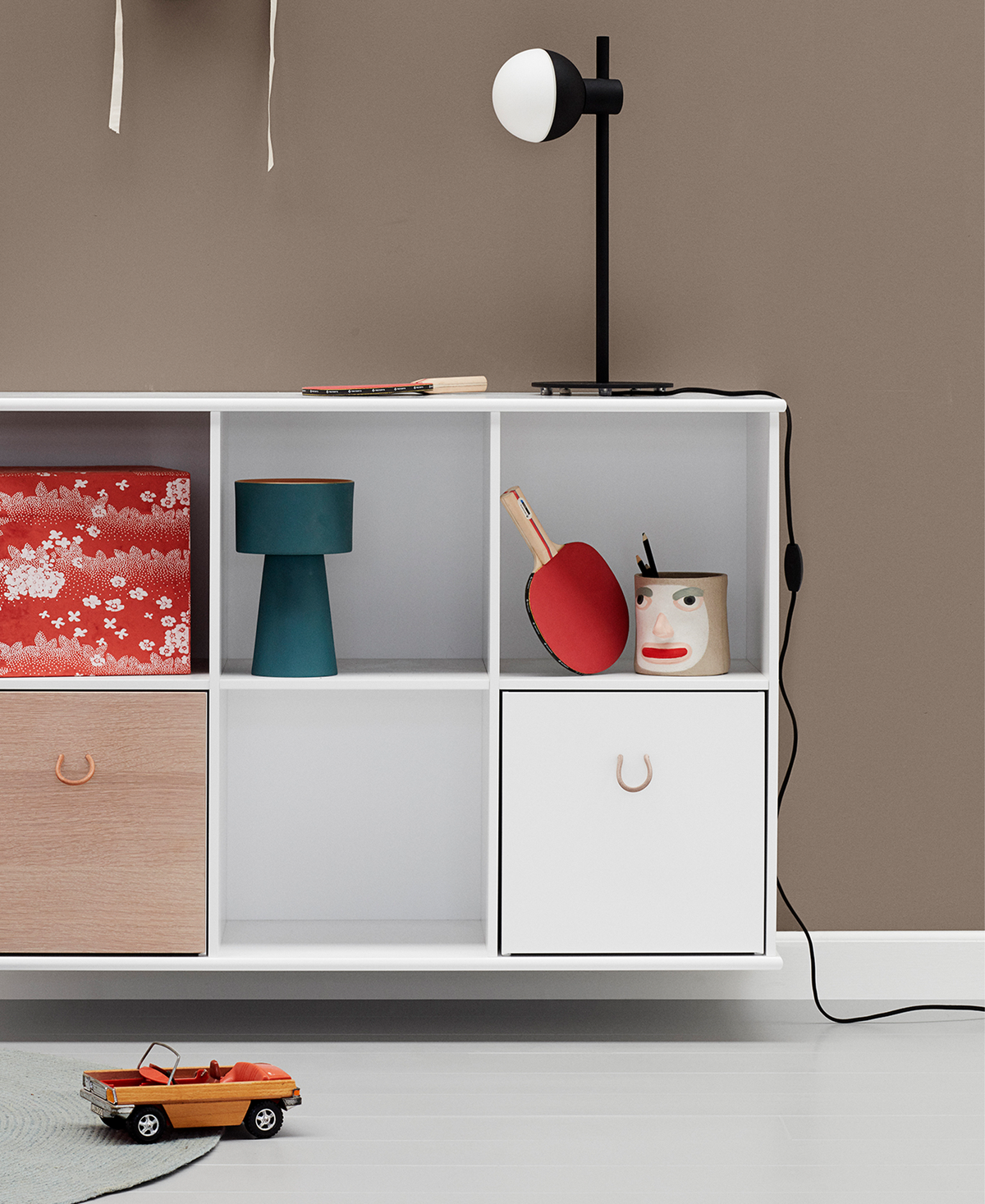 Wood shelving unit 5x2 w. support
