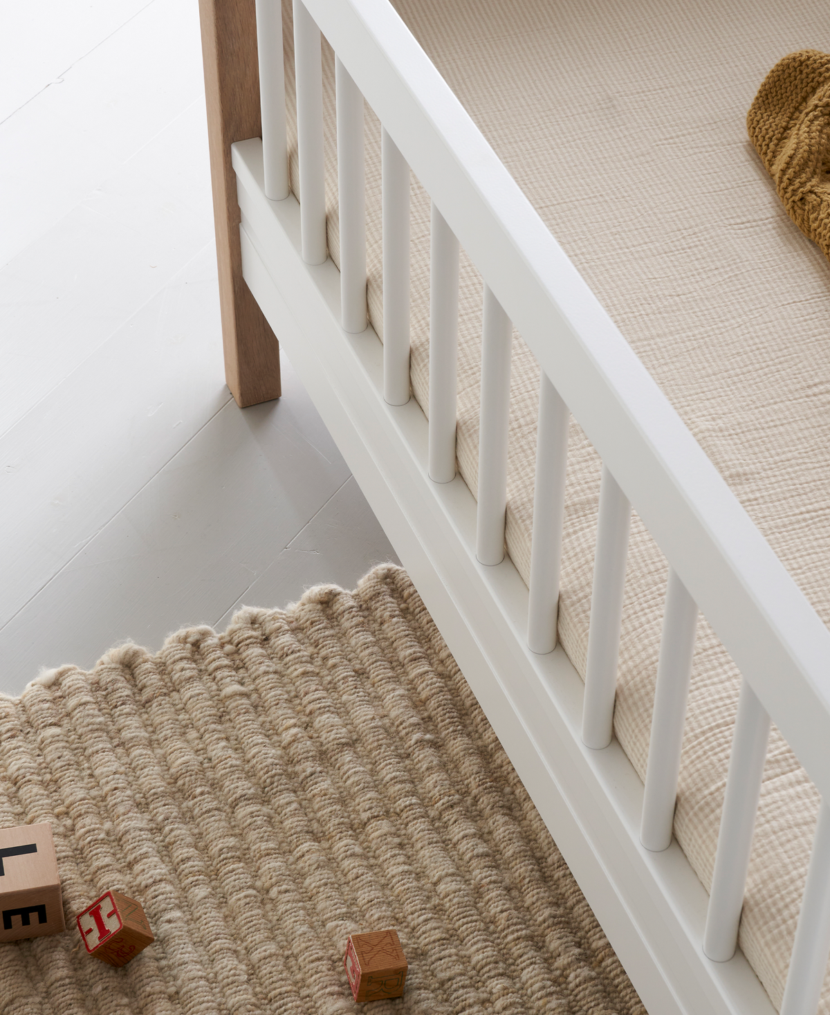 Wood Mini+ junior bed, white/oak