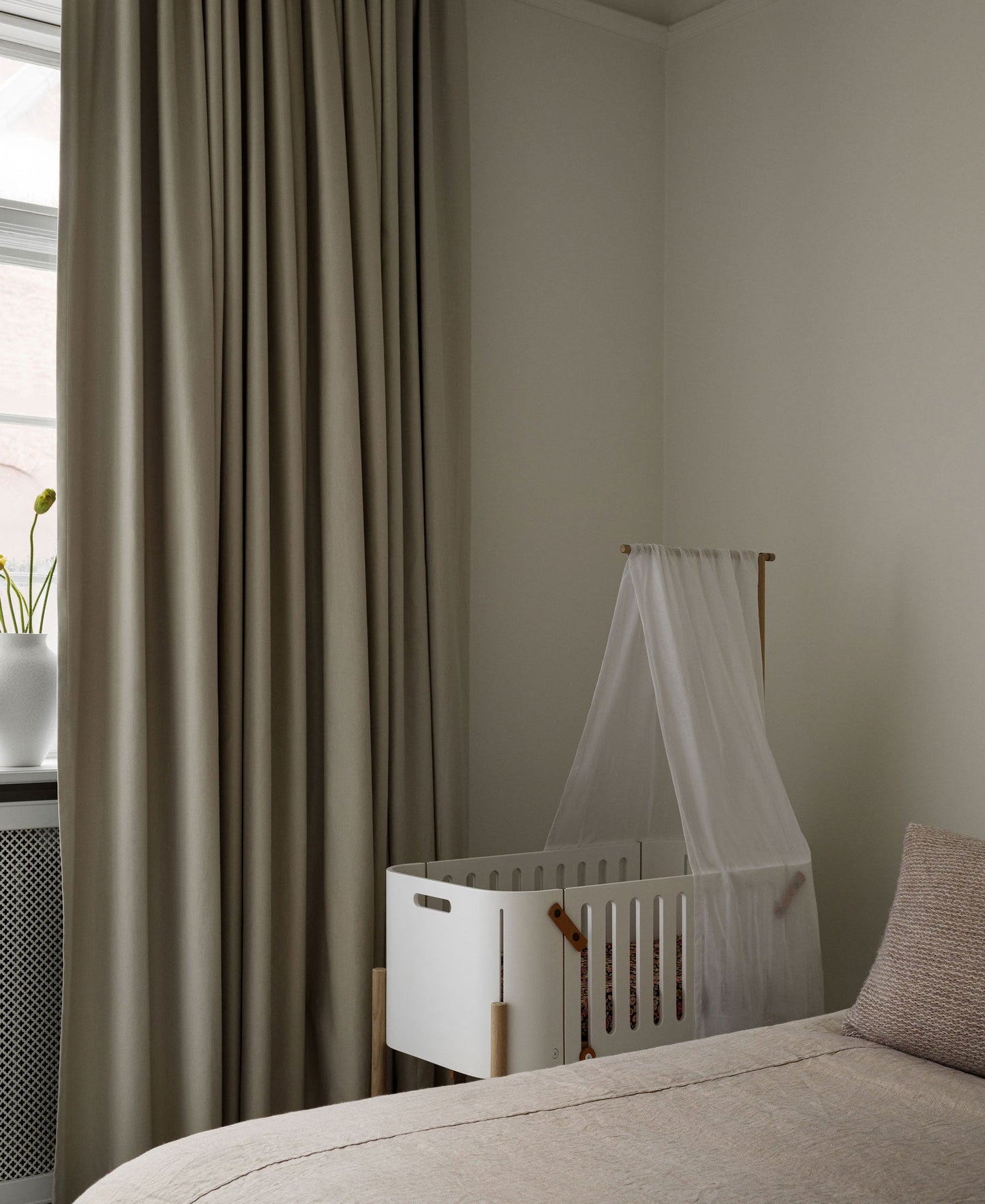 Wood Co-sleeper incl. bench conversion, white/oak