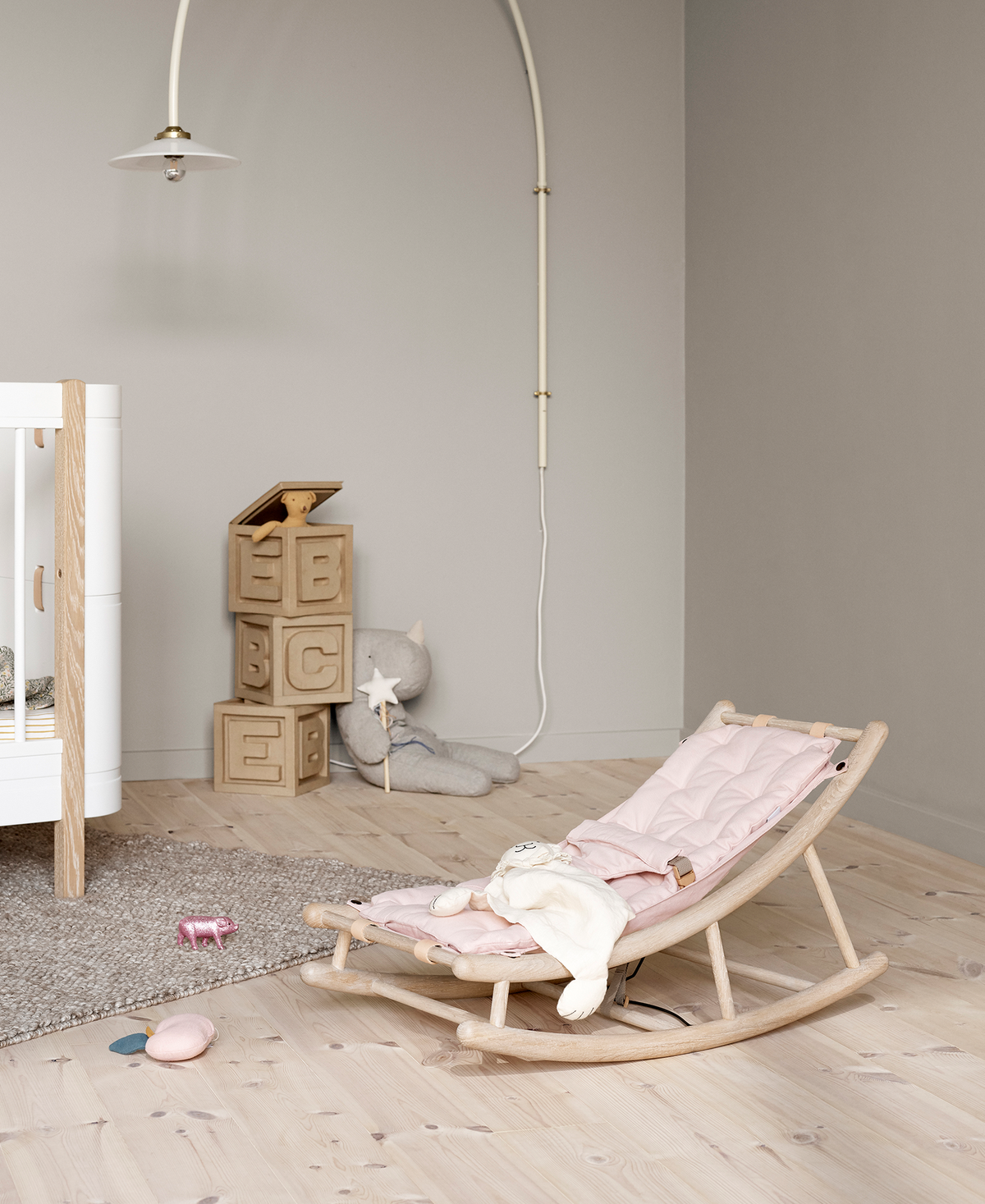 Wood baby & toddler rocker, oak/rose