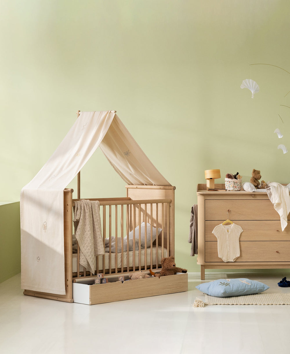 Camp Novel canopy holder for cot bed, oak
