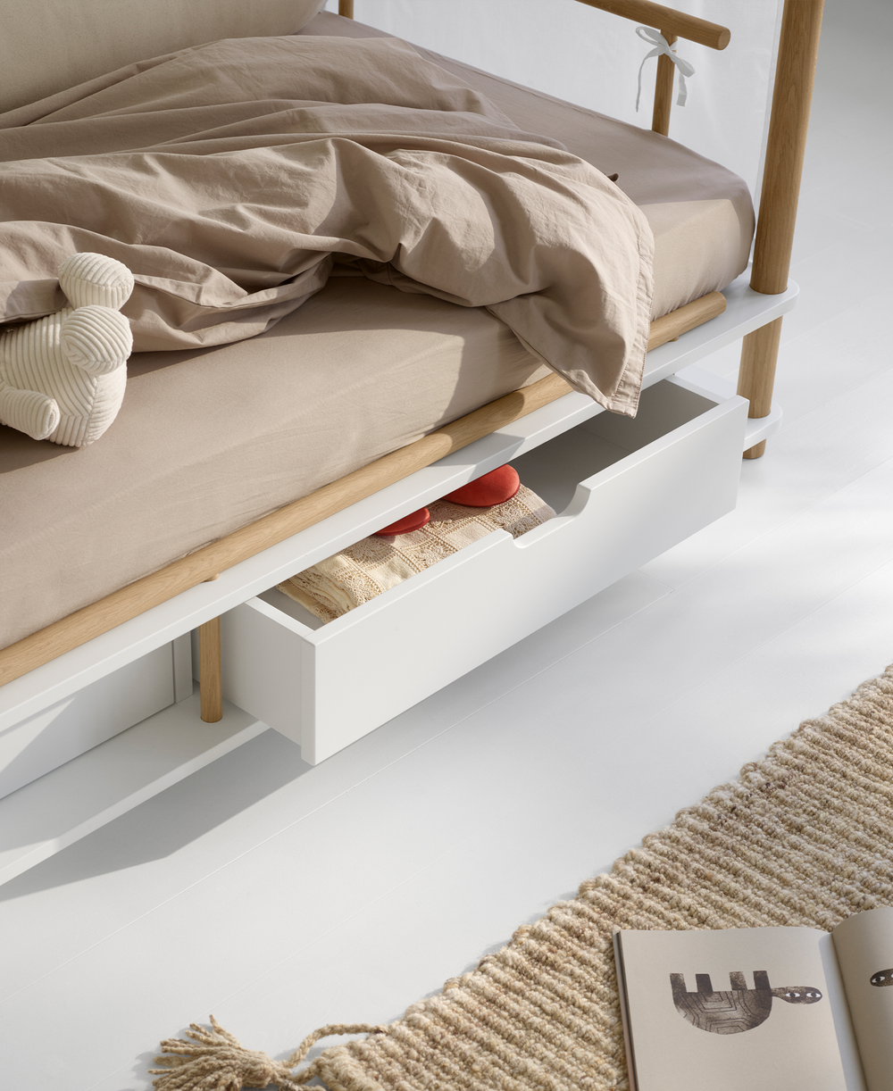 Camp Nomad bed canopy Kyoto, white