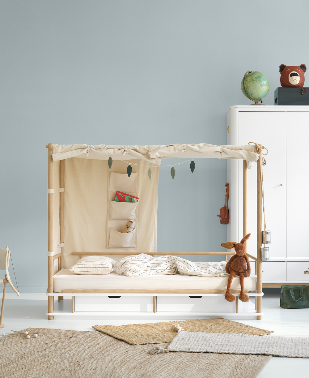Camp Nomad canopy bed, white/oak