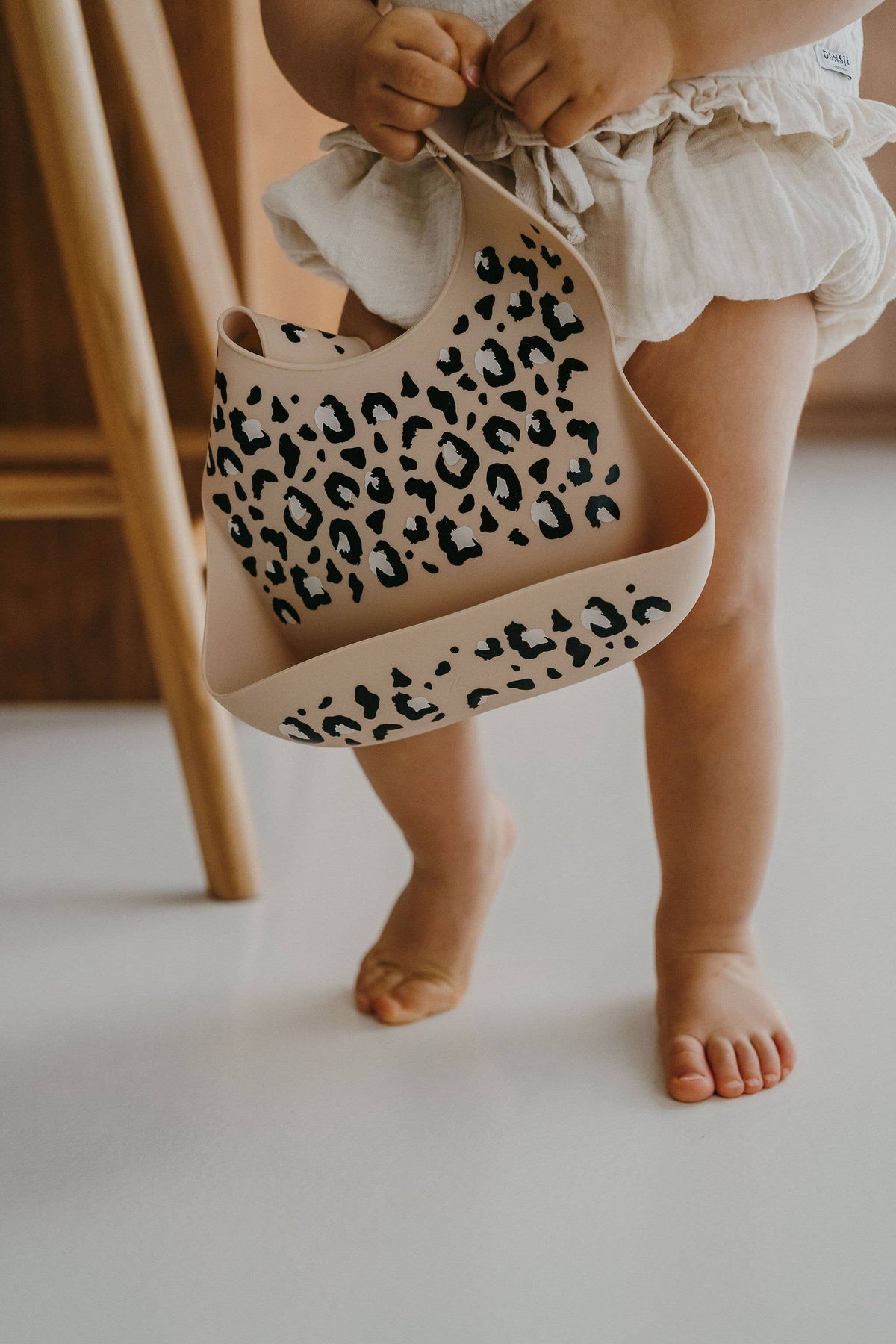Silicone bib: Fall in love taupe