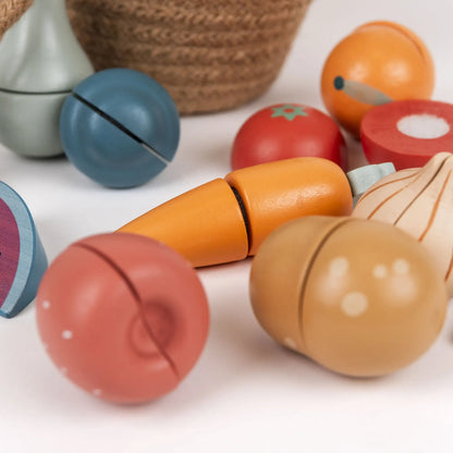 Wooden fruit and vegetables set