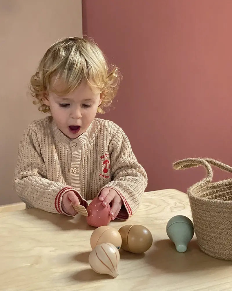Wooden fruit and vegetables set