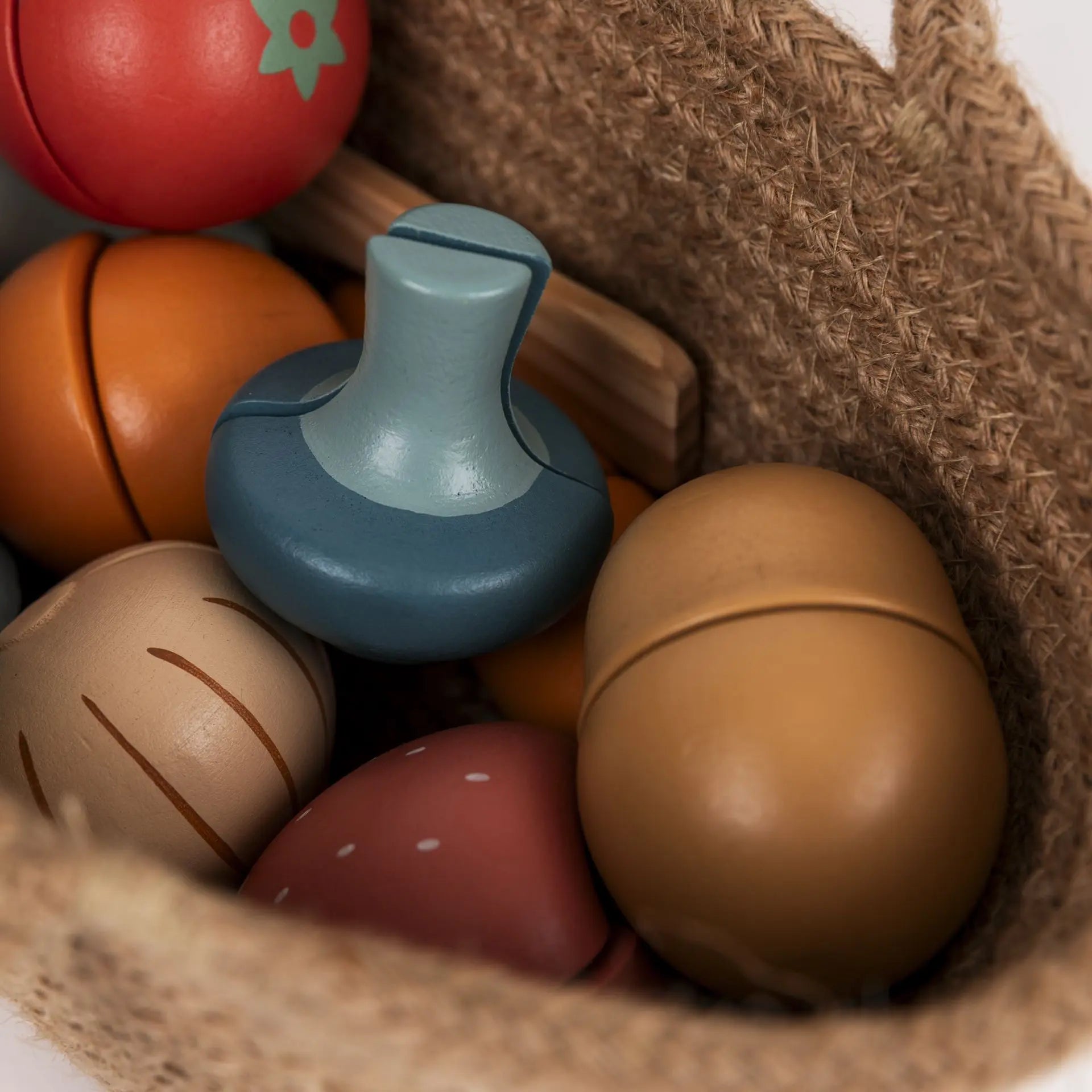 Wooden fruit and vegetables set