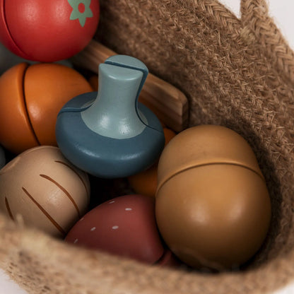 Wooden fruit and vegetables set