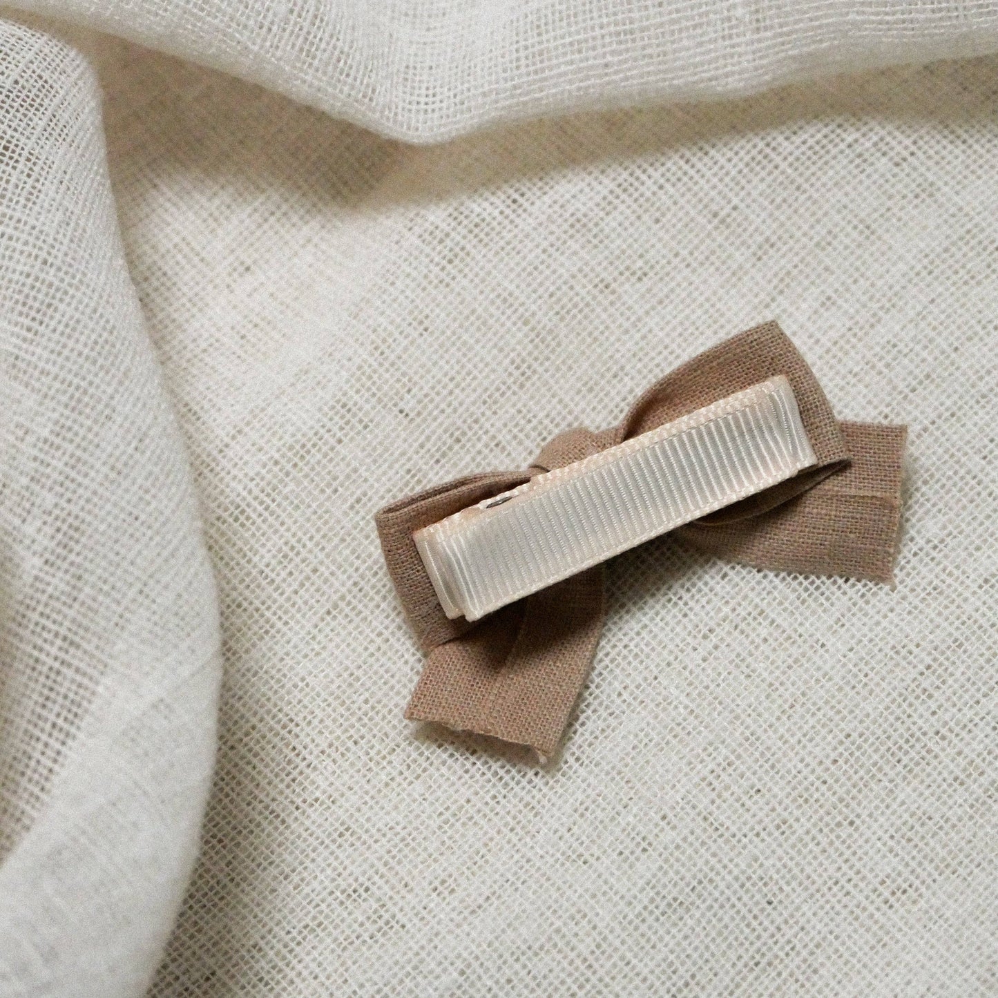 Set vichy-taupe-flowers-plain beige hair clips