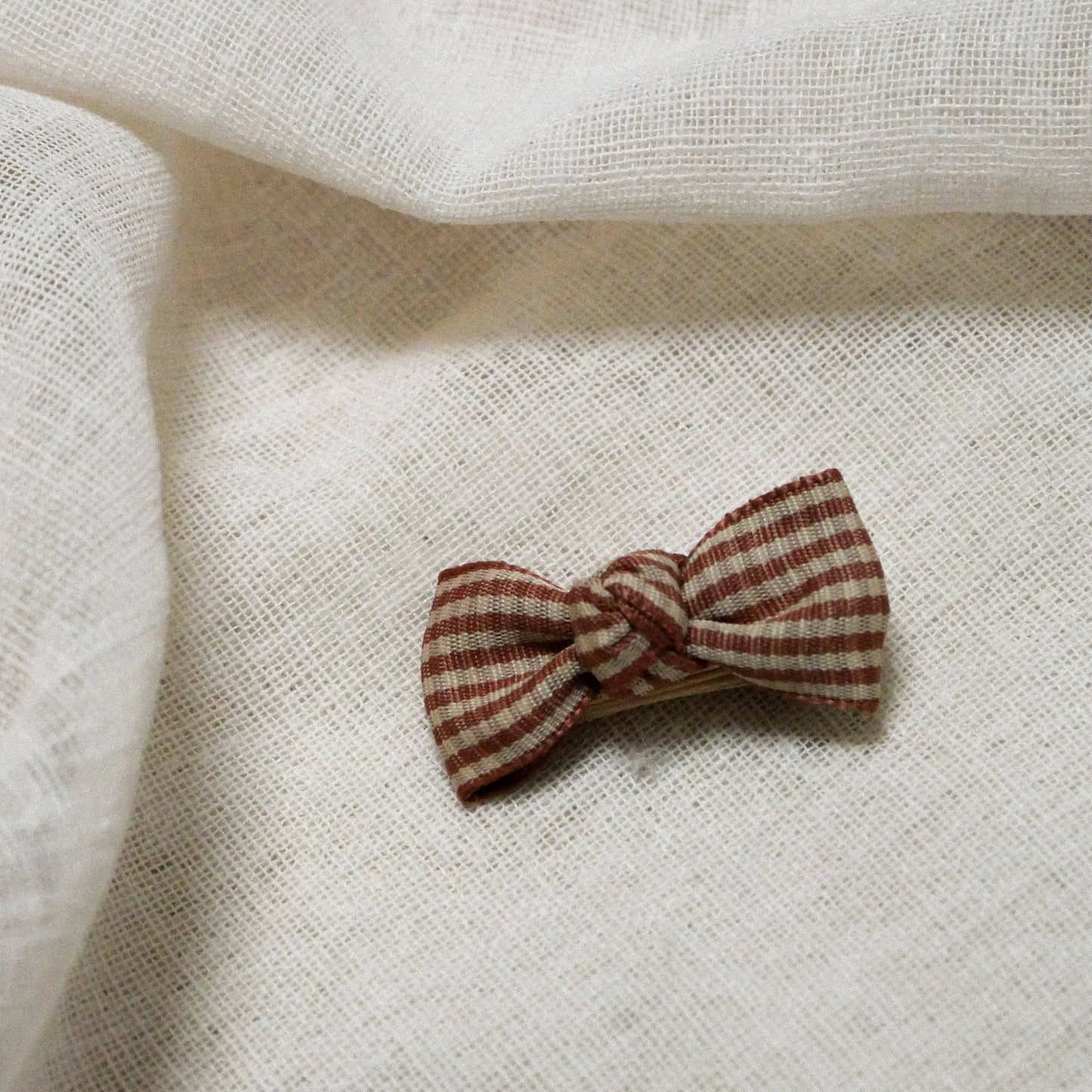 Vichy-yellow-uni taupe hair clip set