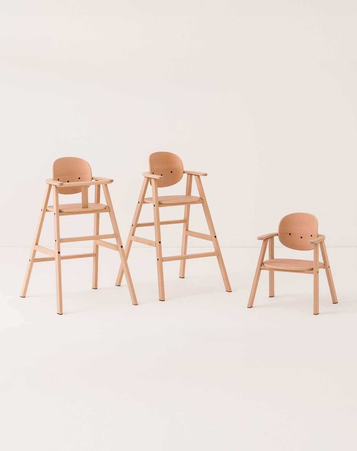 Growing Green evolving chair with tray