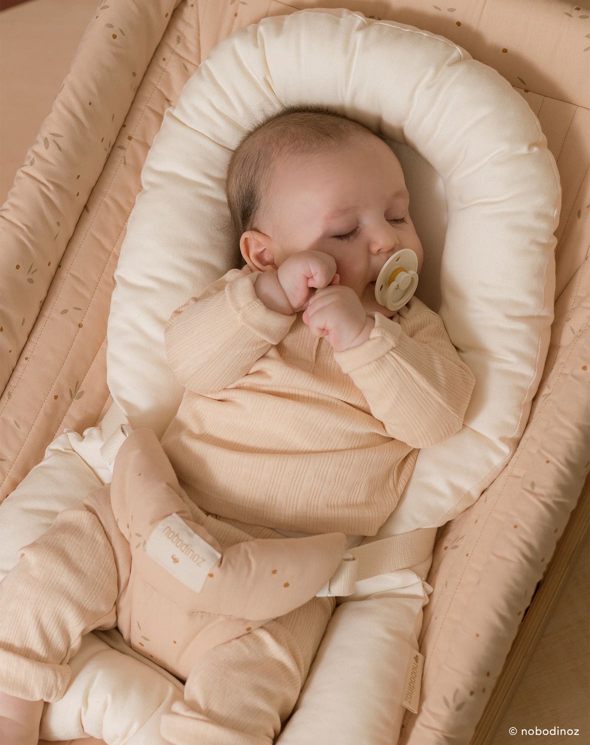 Growing Green new born twill bouncer cushion