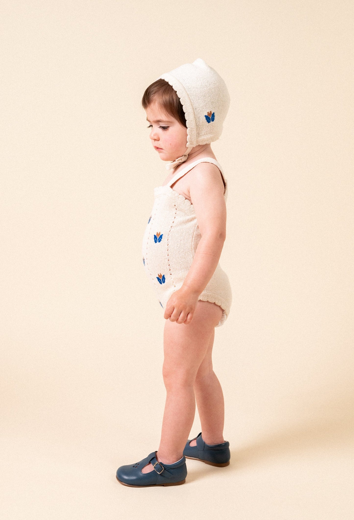 Capota punto bordados flor bebé