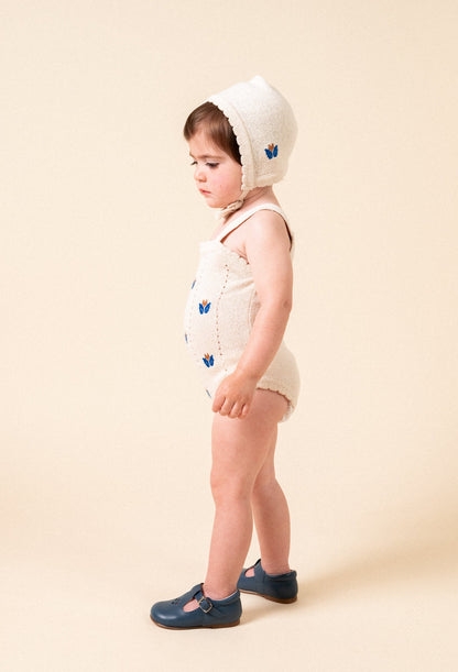 Capota punto bordados flor bebé