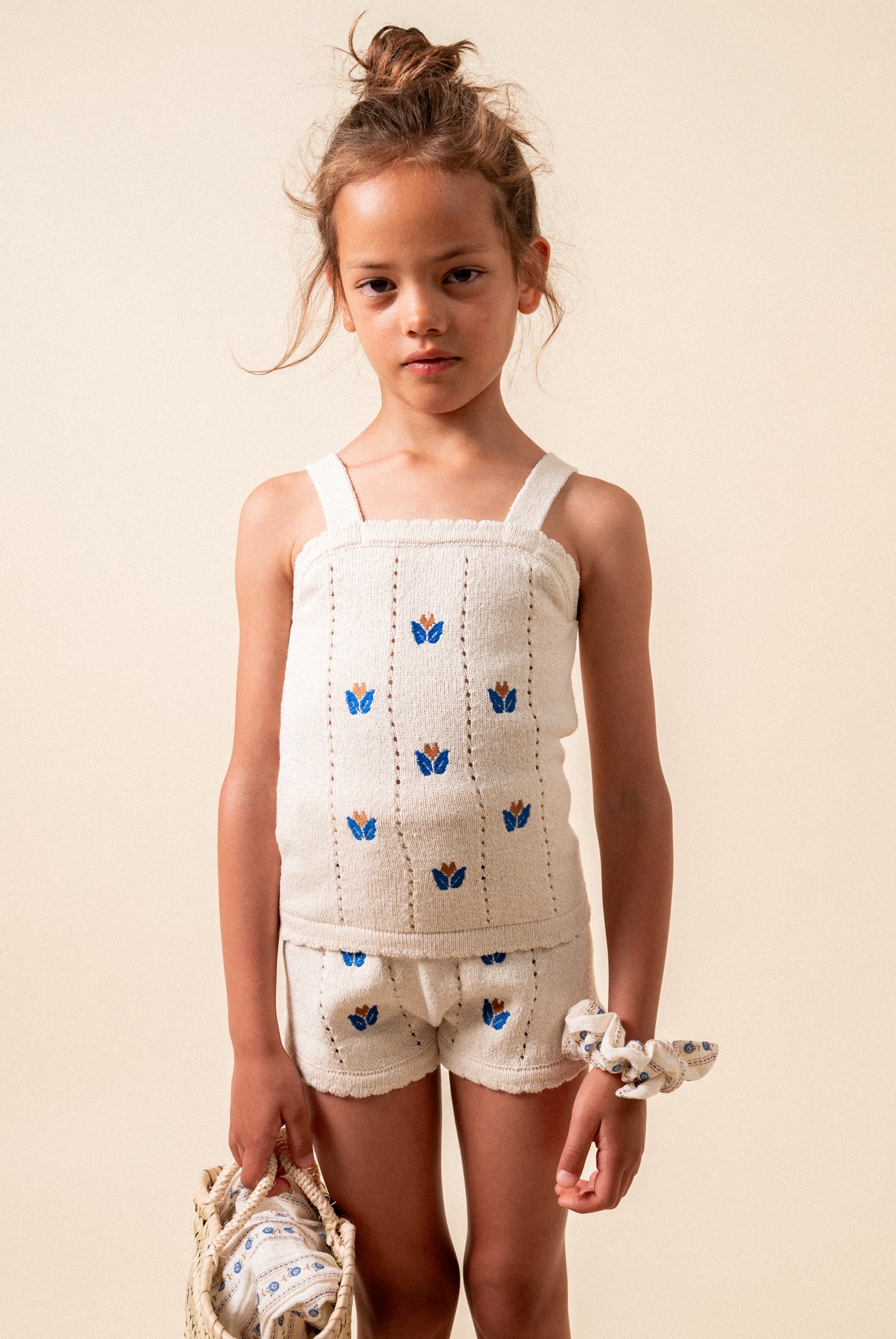 Top punto bordados flor niña