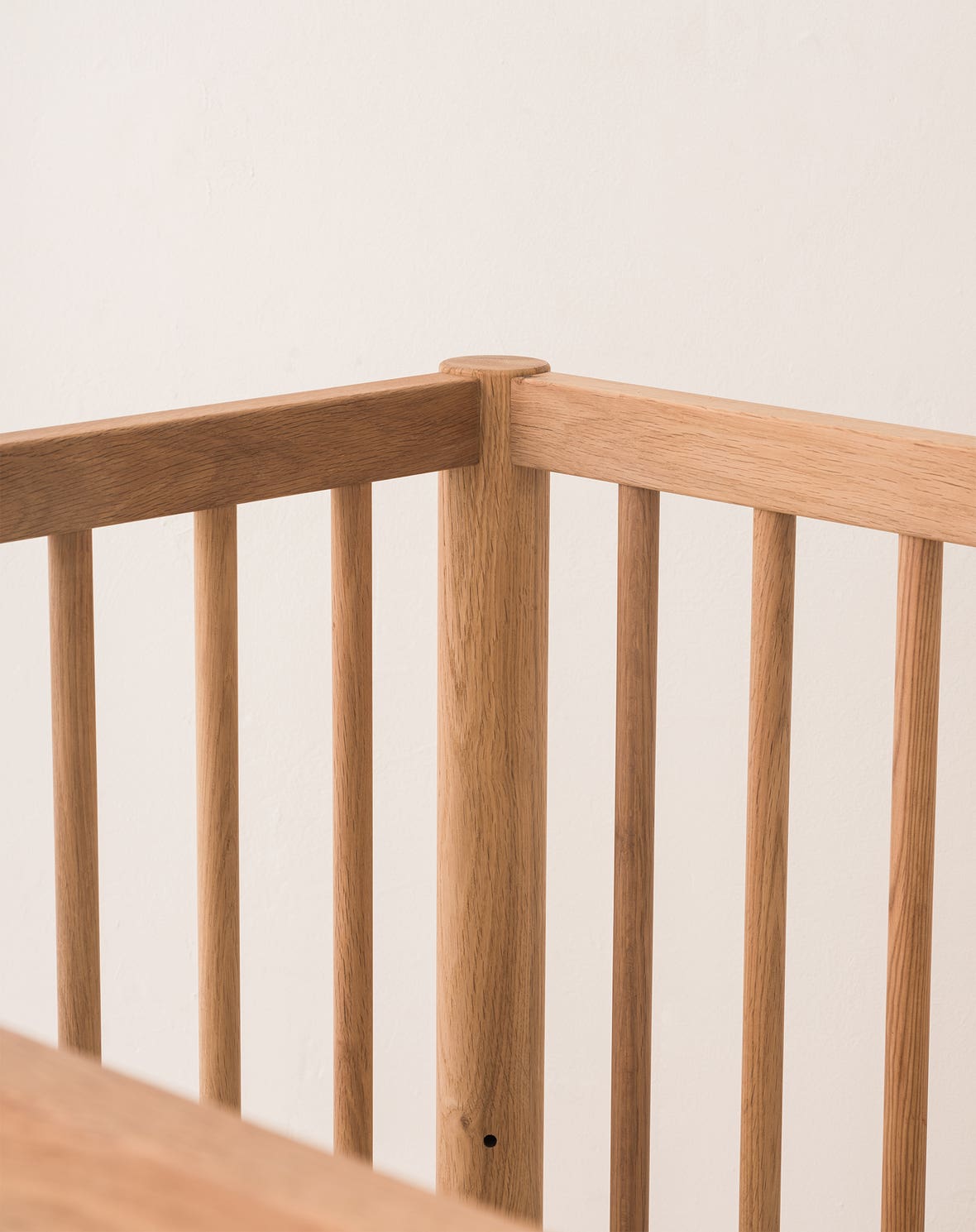 Latitude evolving crib + junior bed extension set - solid oak
