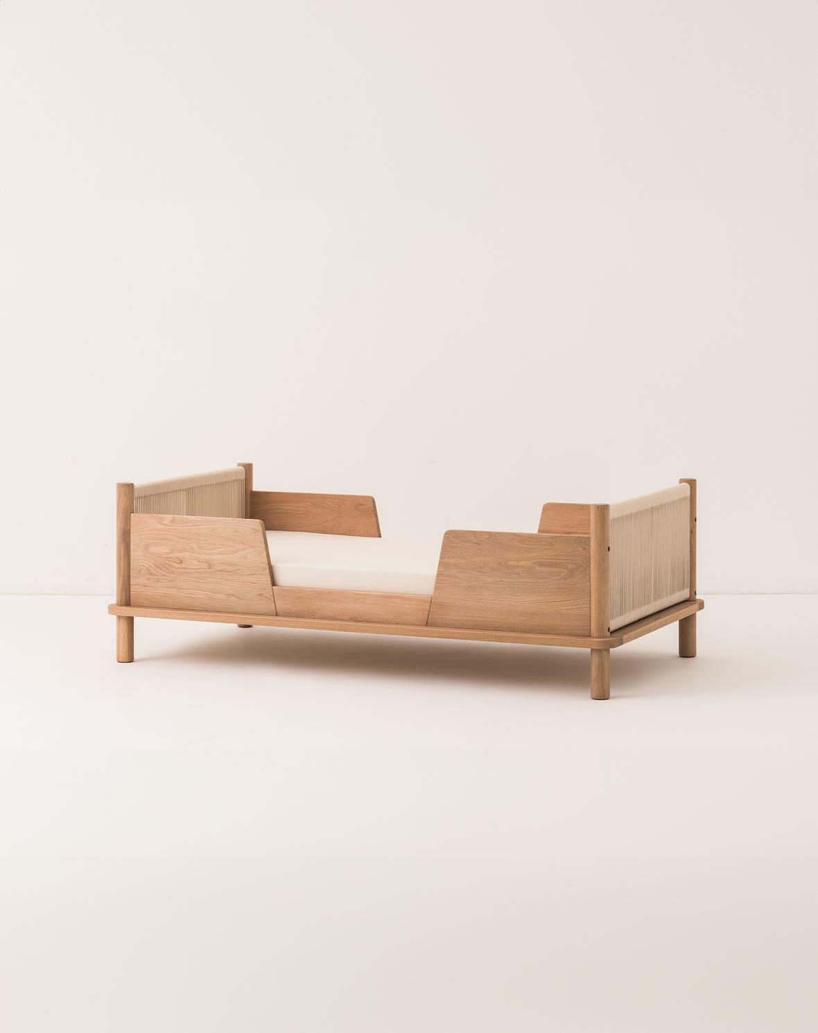 Latitude junior bed set in solid oak wood + 2 safety rails