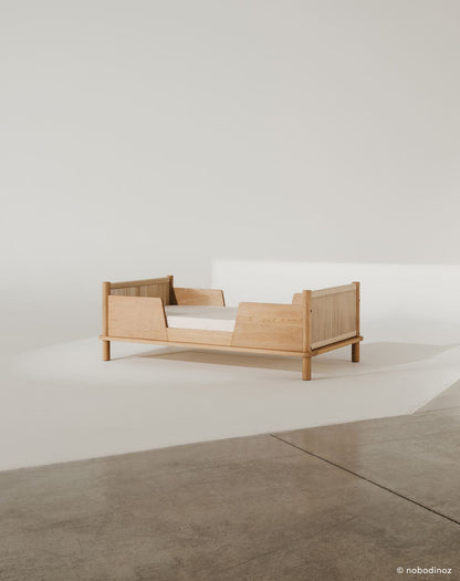 Latitude junior bed set in solid oak wood + 2 safety rails