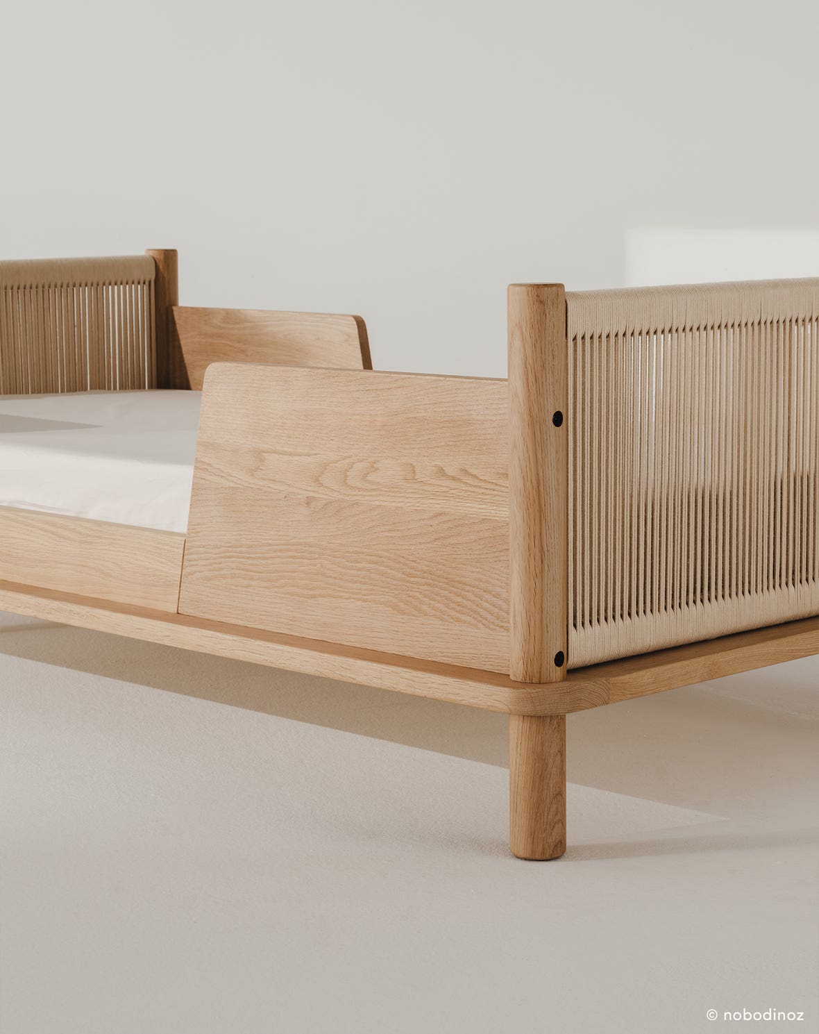 Latitude safety bed barrier in solid oak