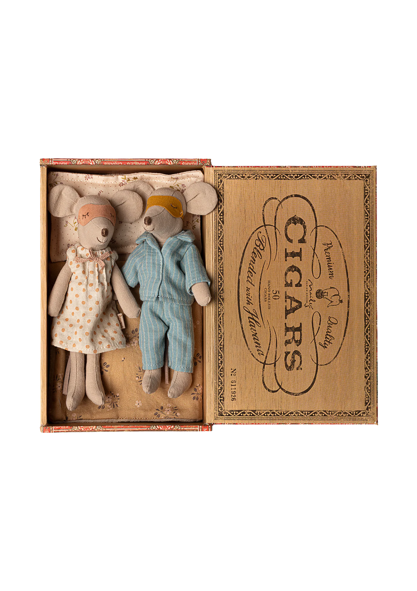 Mum & Dad mice in cigarbox