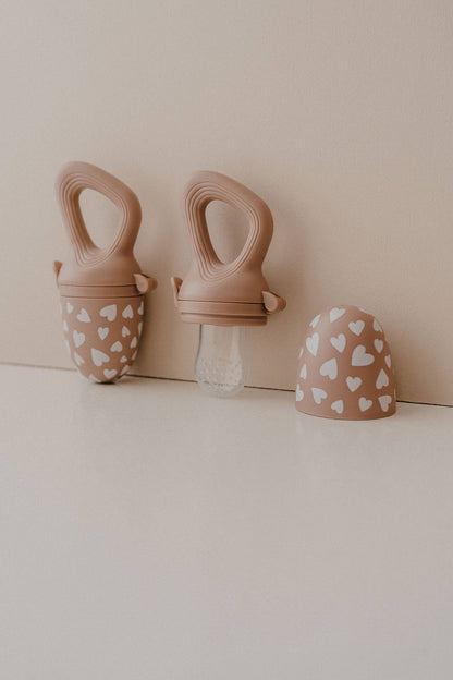 Zakuw nibble pacifier: Fall in love taupe