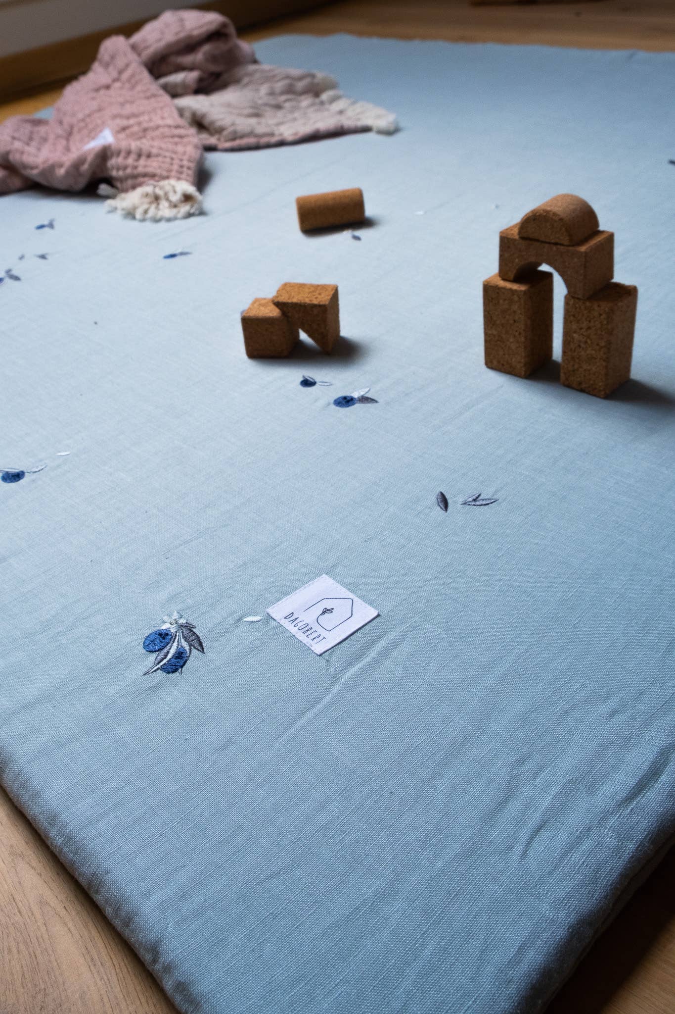 Linen play mat 123x115cm
