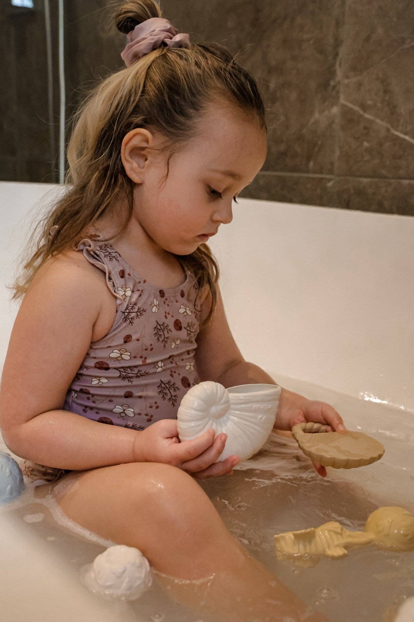 Clam teether