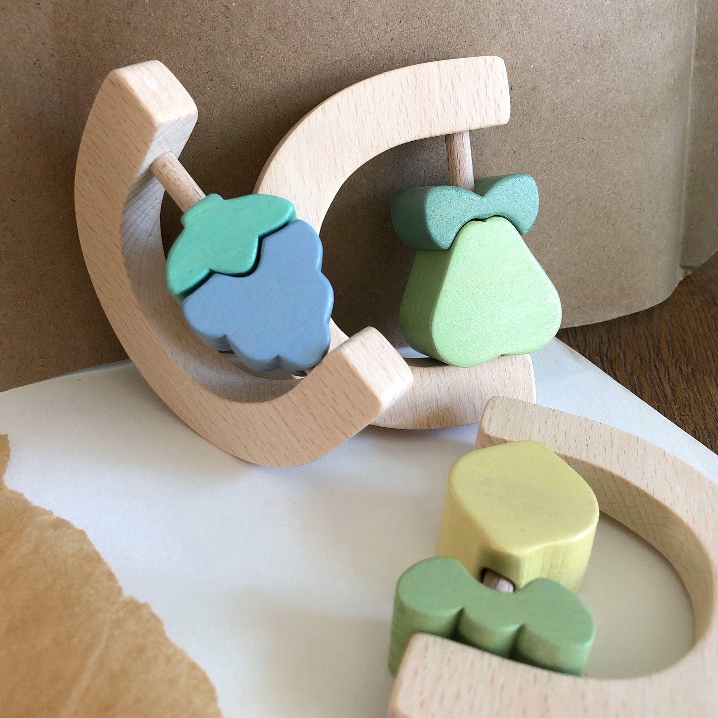 Pear fruit rattle