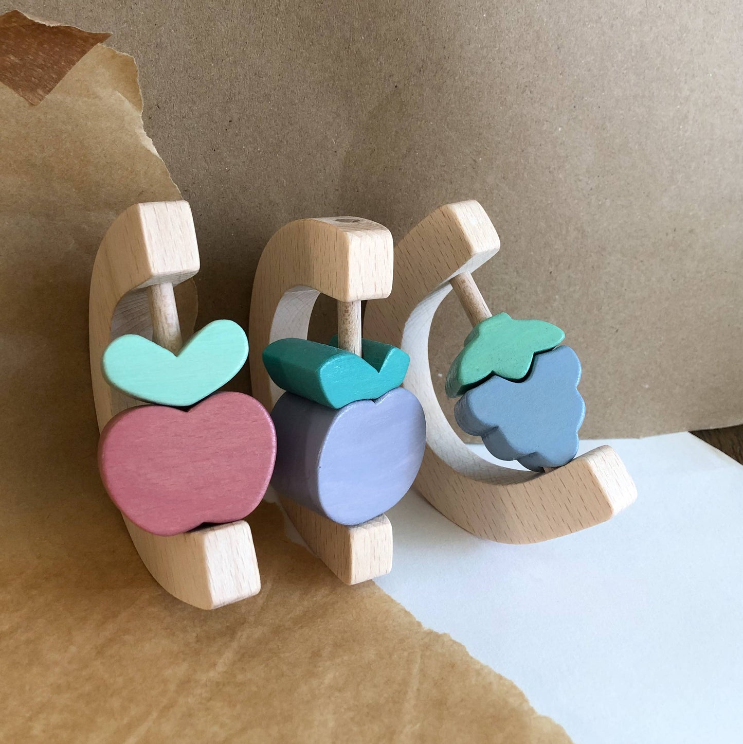 Apple fruit rattle