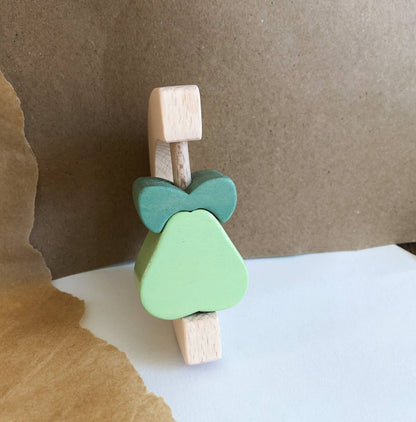 Pear fruit rattle