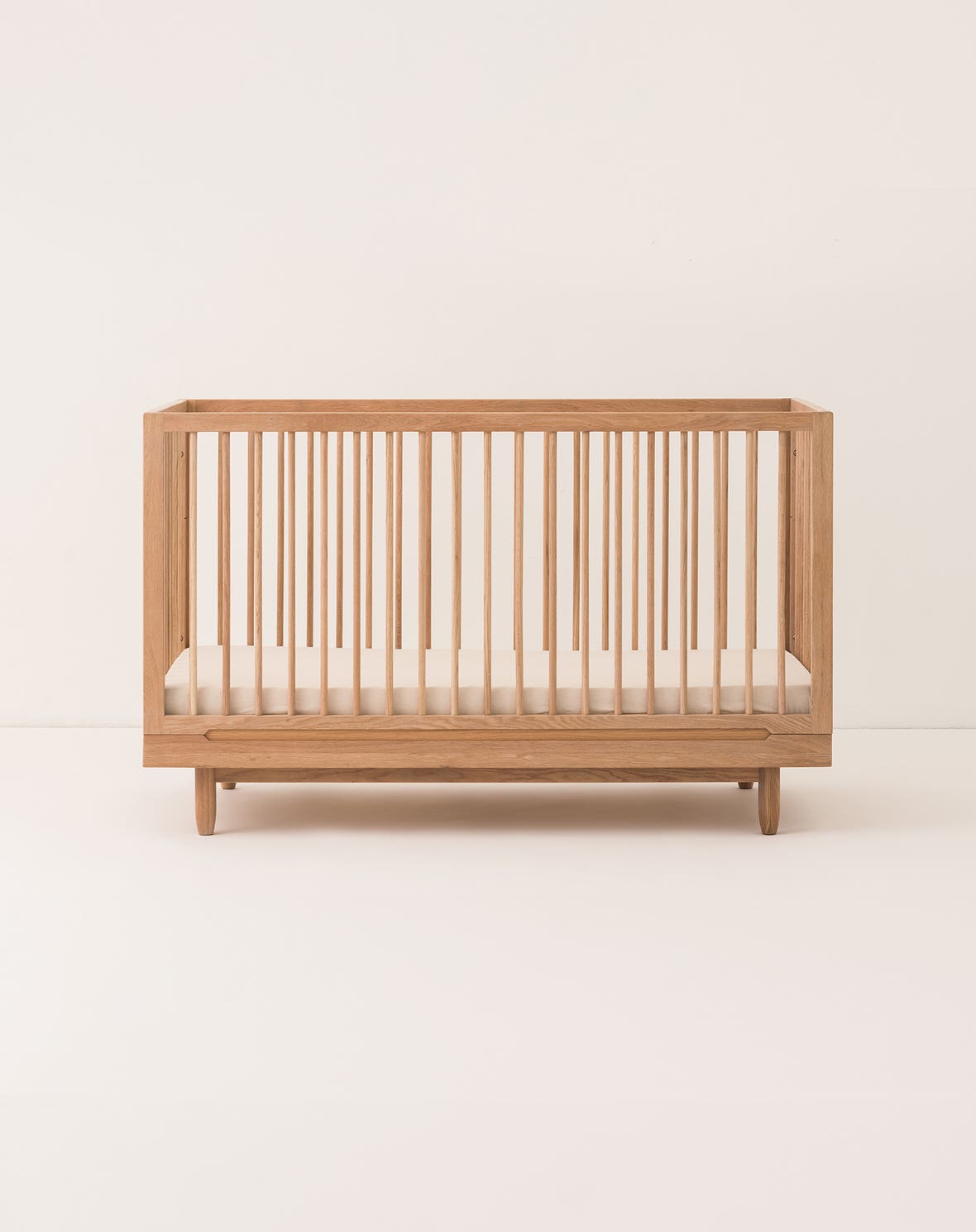 Pure oak wood evolving crib